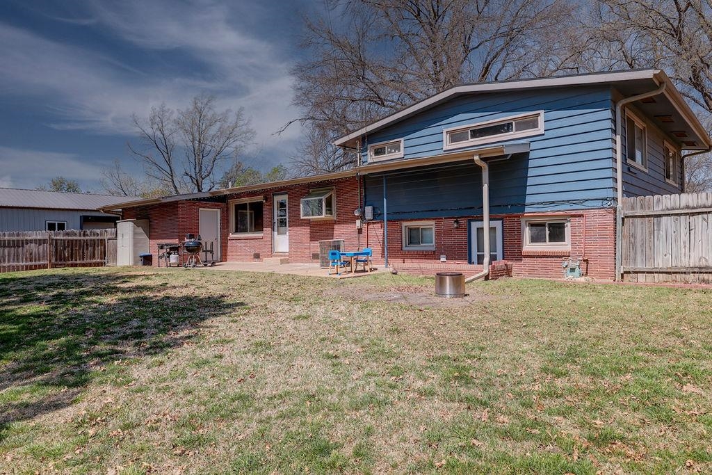 1817 E 13th Avenue Winfield KS 67156