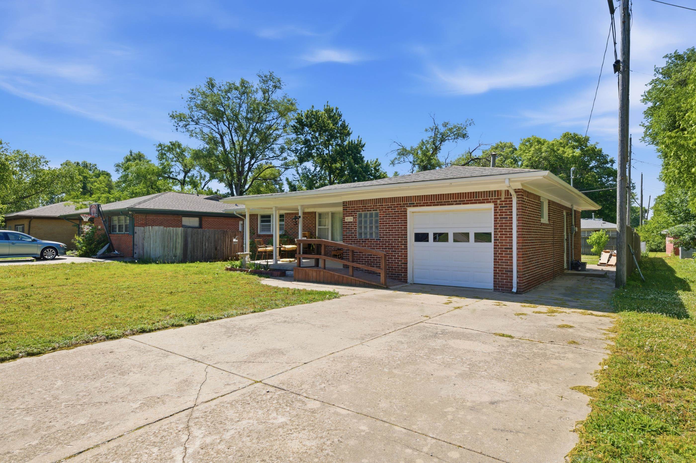 419 E 9th Avenue Belle Plaine KS 67013