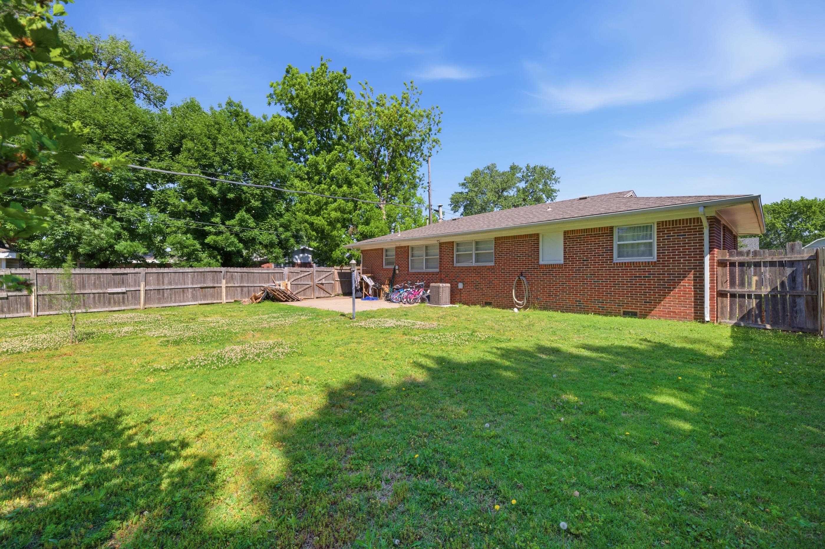 419 E 9th Avenue Belle Plaine KS 67013