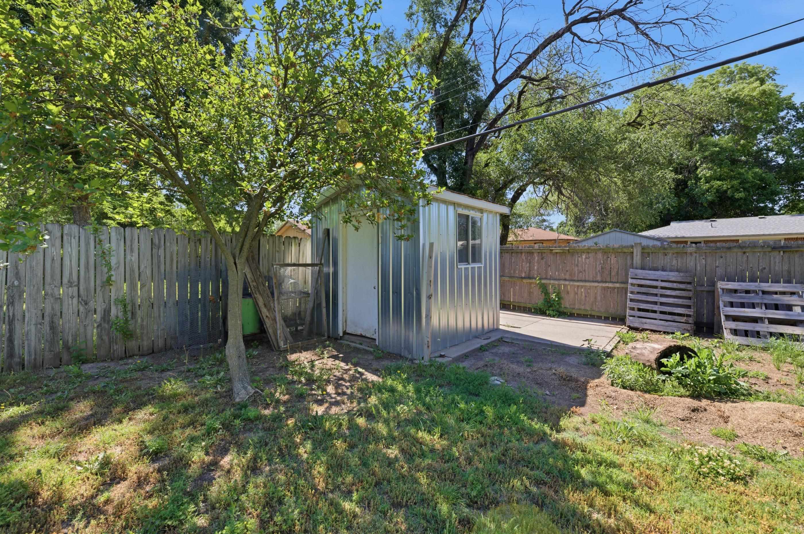 419 E 9th Avenue Belle Plaine KS 67013