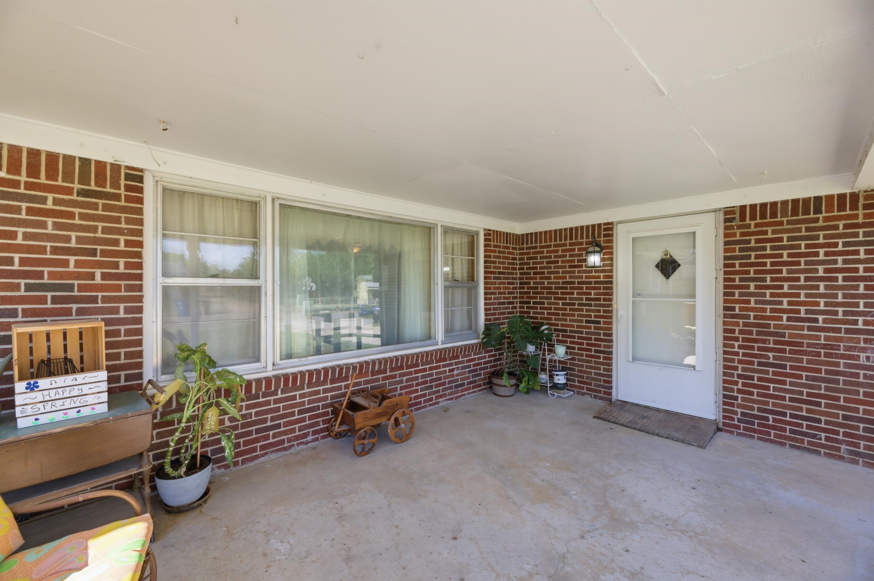 419 E 9th Avenue Belle Plaine KS 67013
