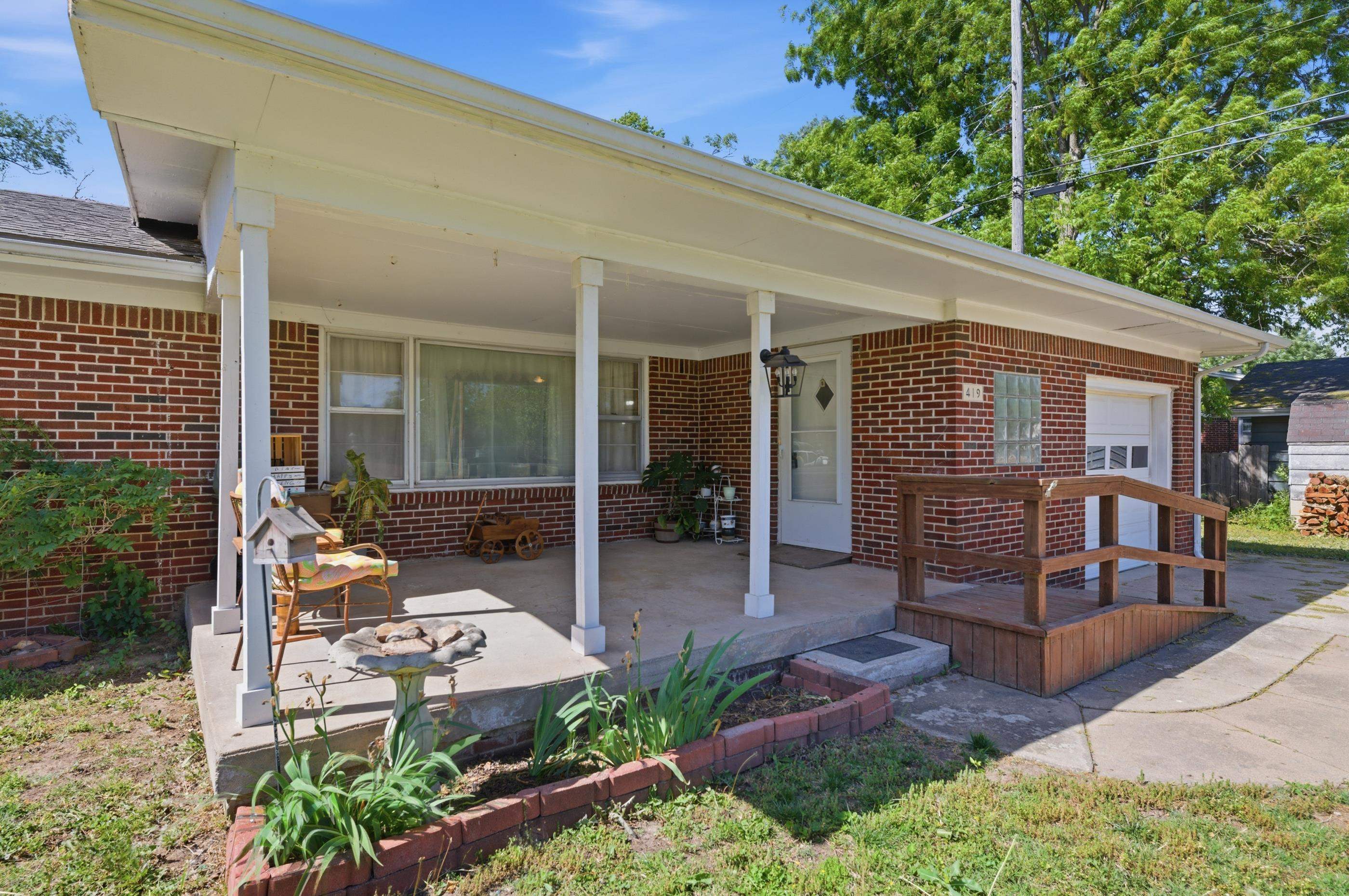 419 E 9th Avenue Belle Plaine KS 67013