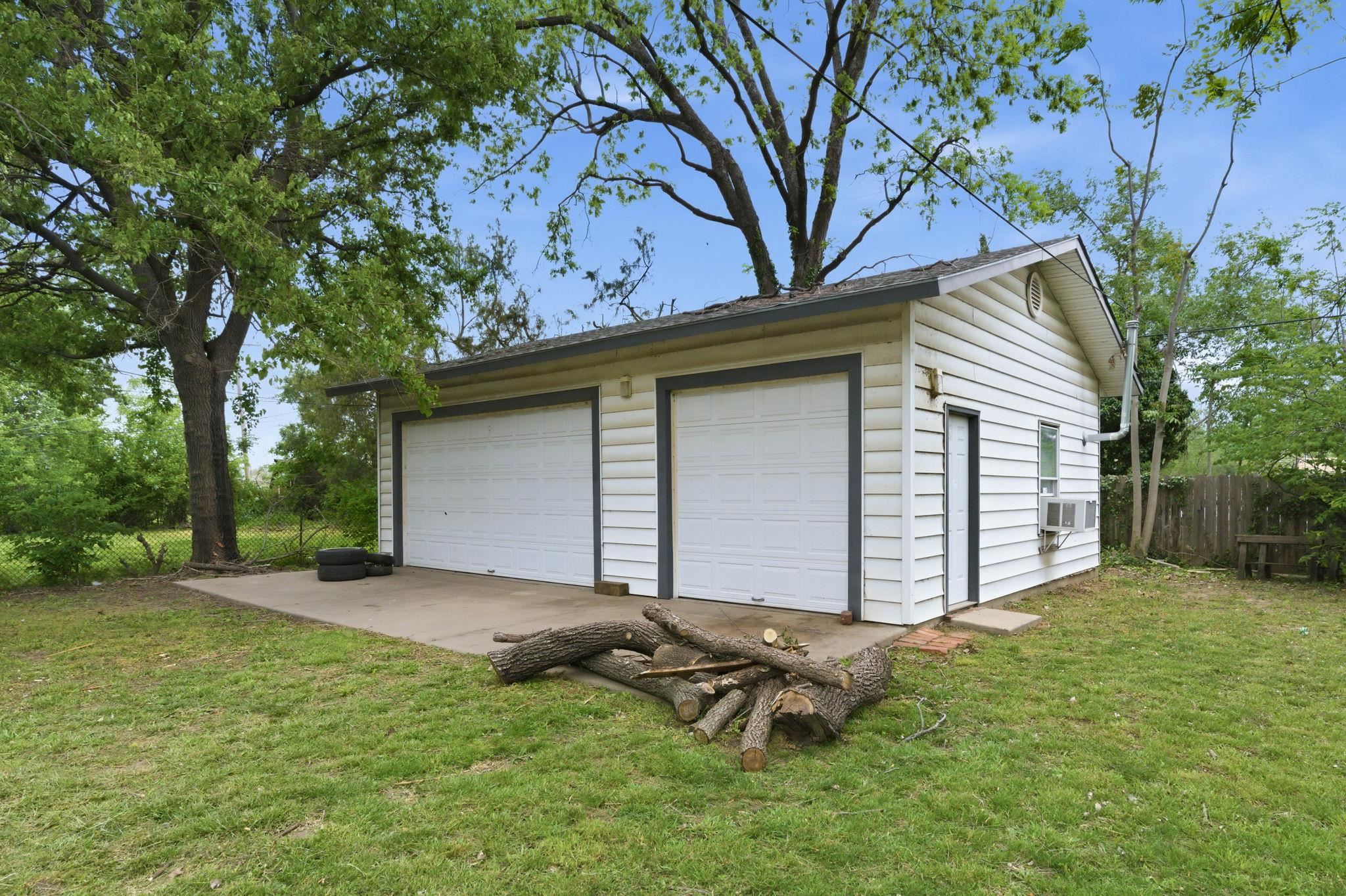 2562 S Minnesota Avenue Wichita KS 67216