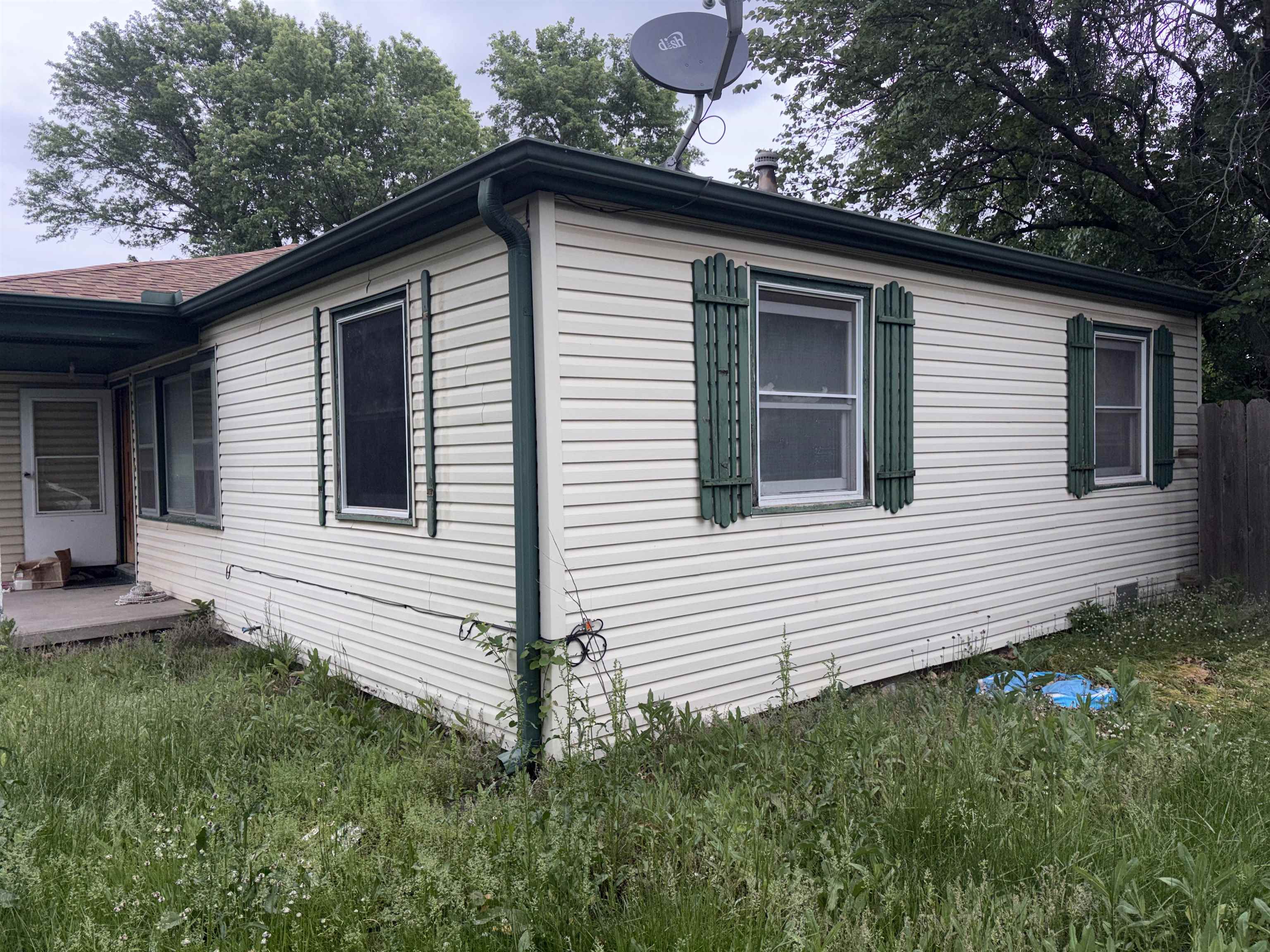 1208 N Manchester Newton KS 67114