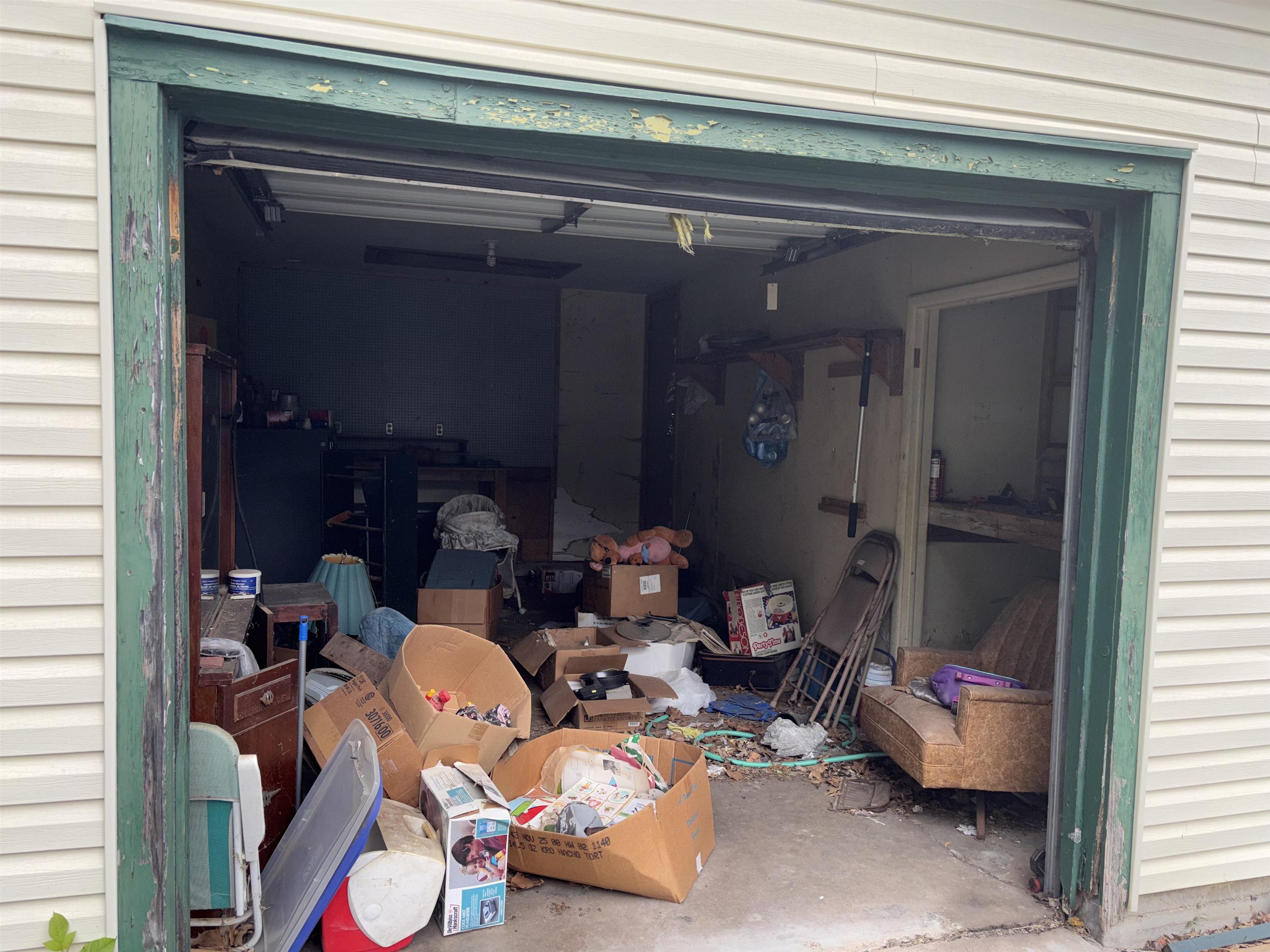 1208 N Manchester Newton KS 67114