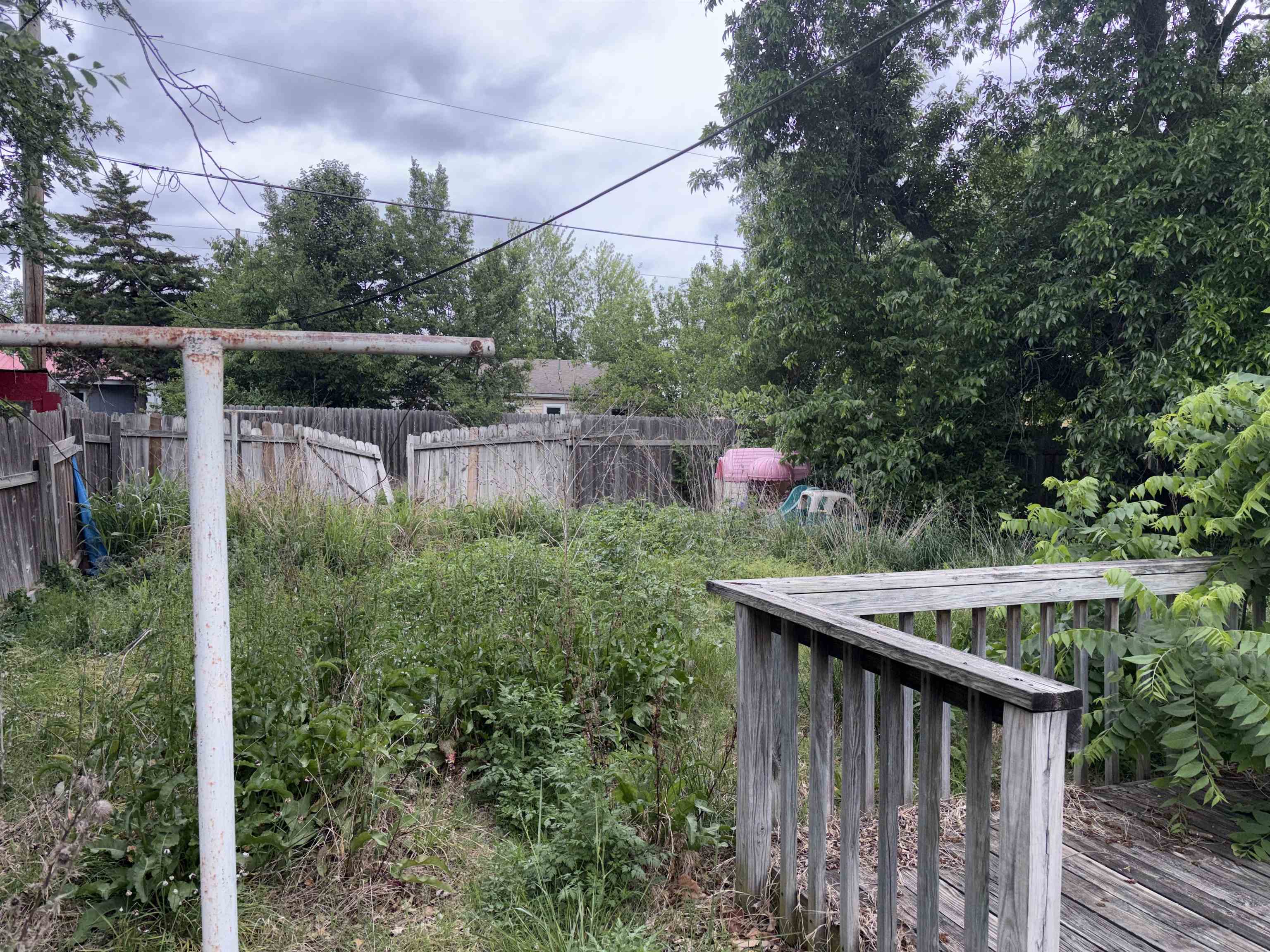 1208 N Manchester Newton KS 67114