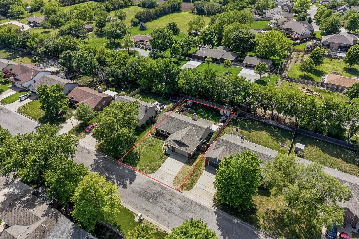 907 N Pine Grove Street Wichita KS 67212