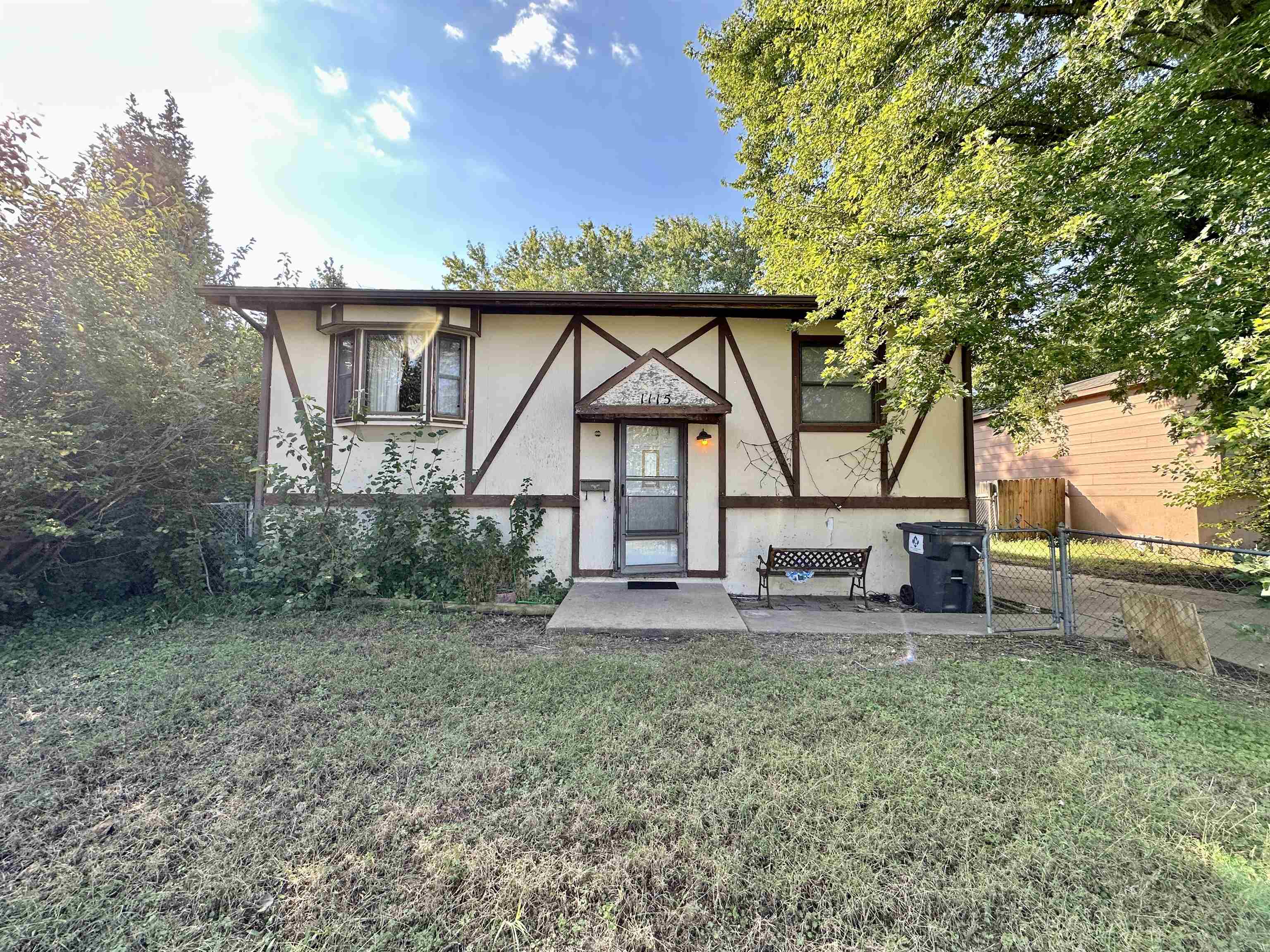 Wichita KS, 1115 W Patterson