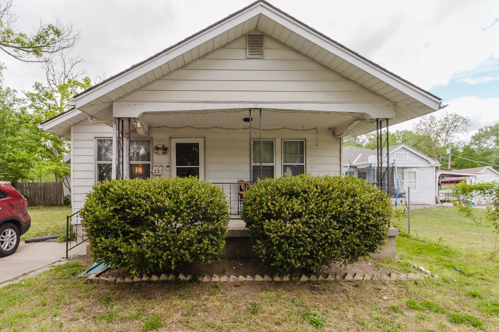233 S Richmond Wichita KS 67213