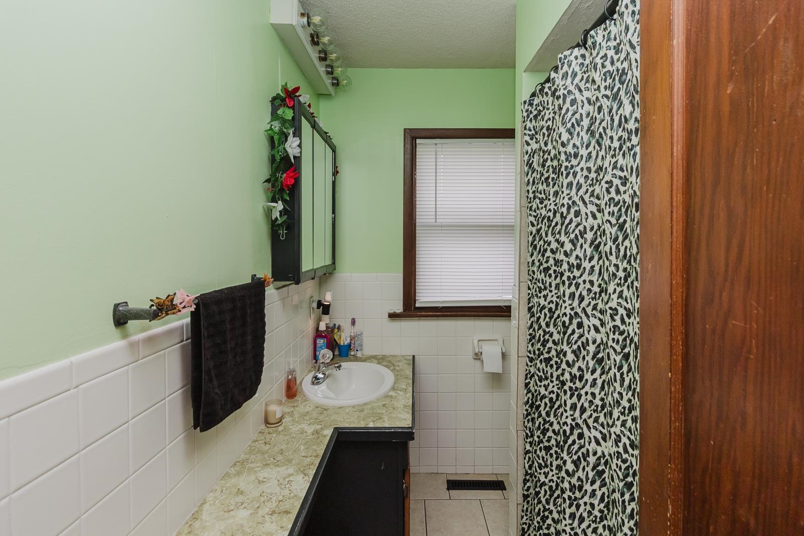 233 S Richmond Wichita KS 67213