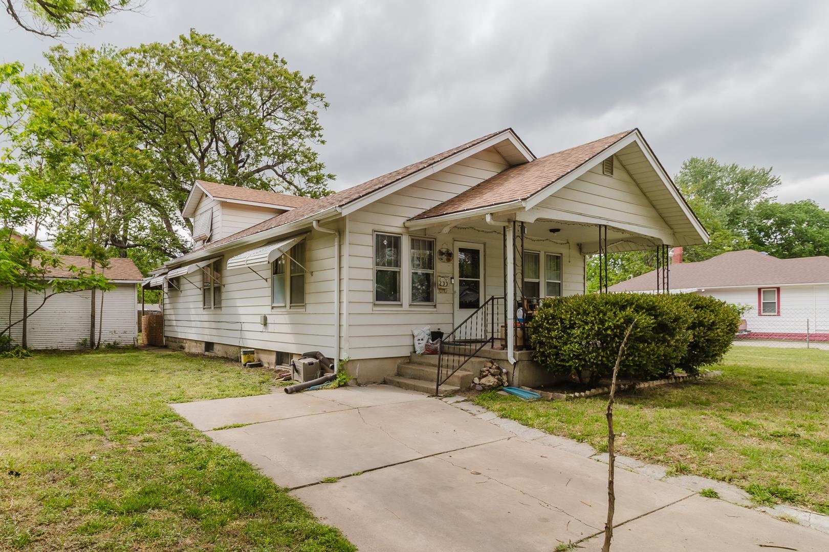 233 S Richmond Wichita KS 67213