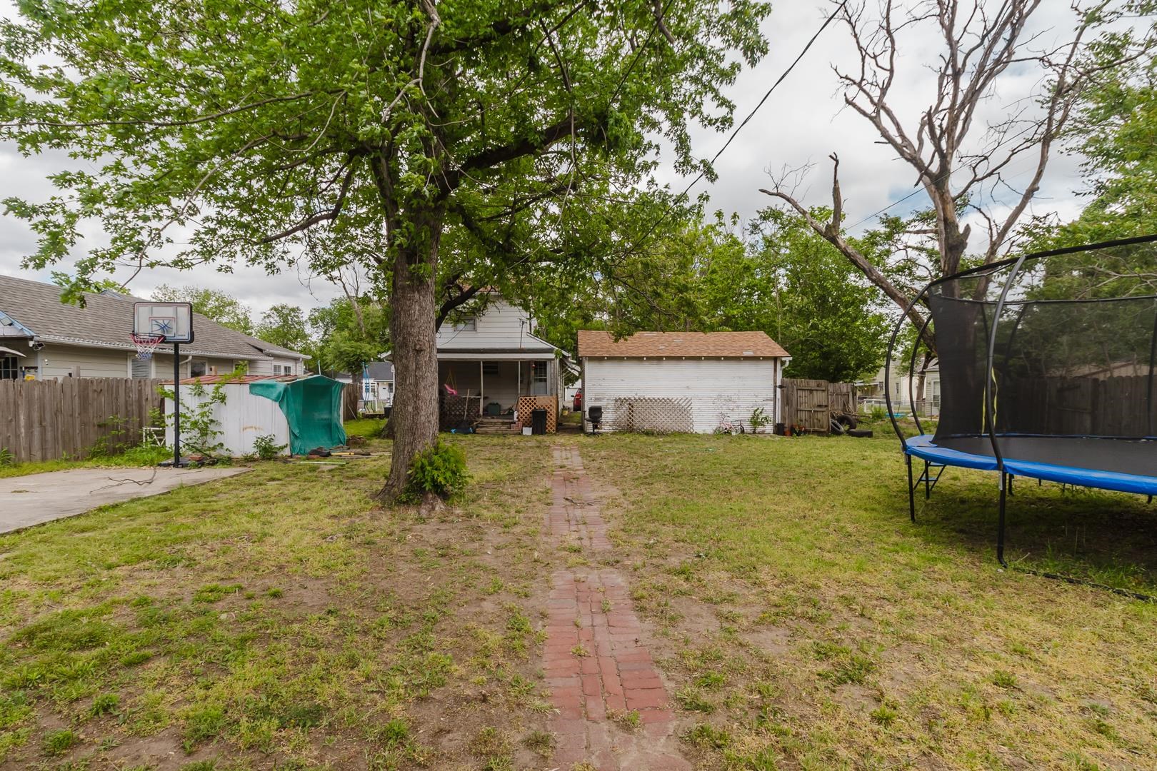 233 S Richmond Wichita KS 67213