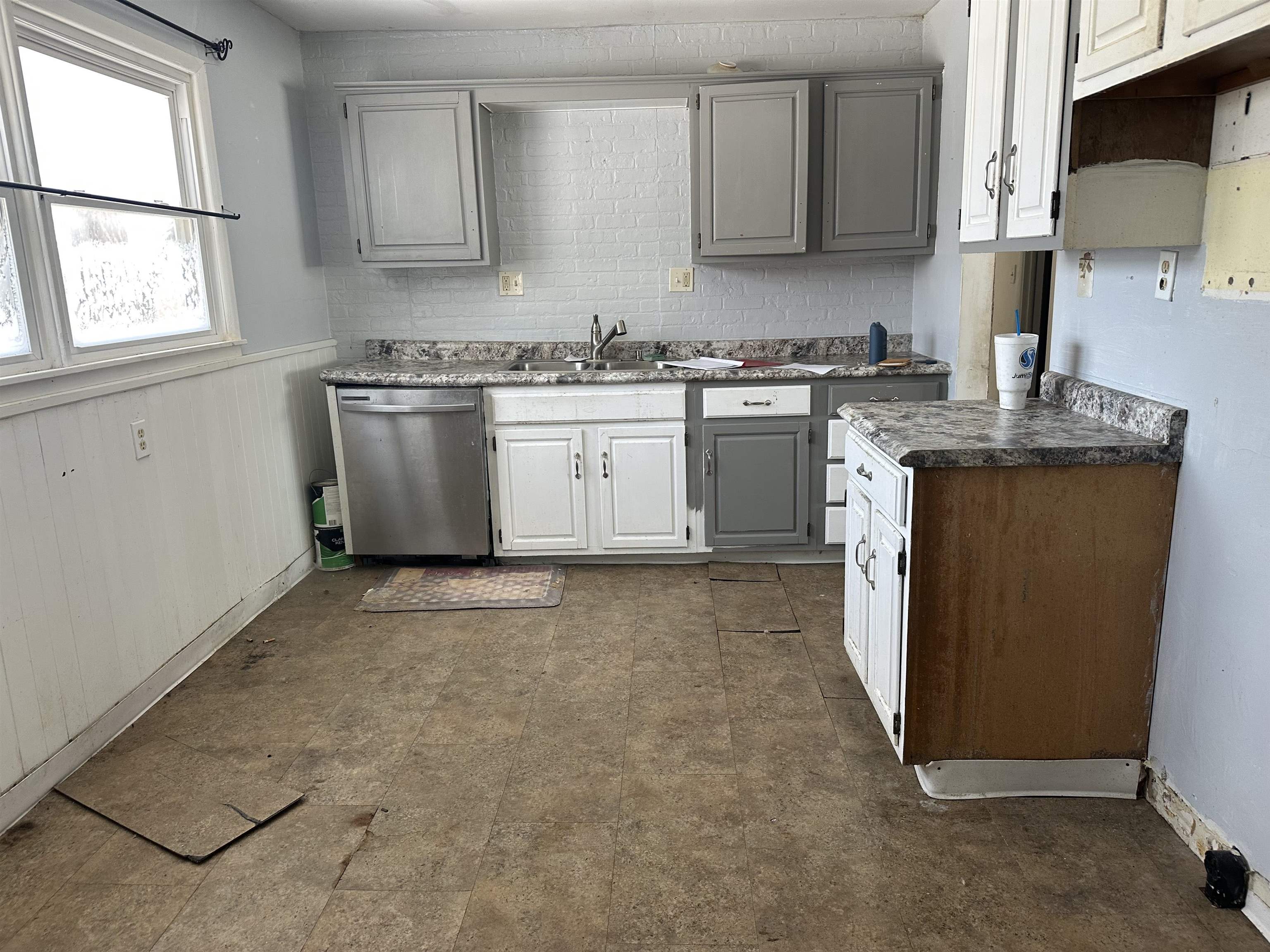 1902 S Roosevelt Street Wichita KS 67218