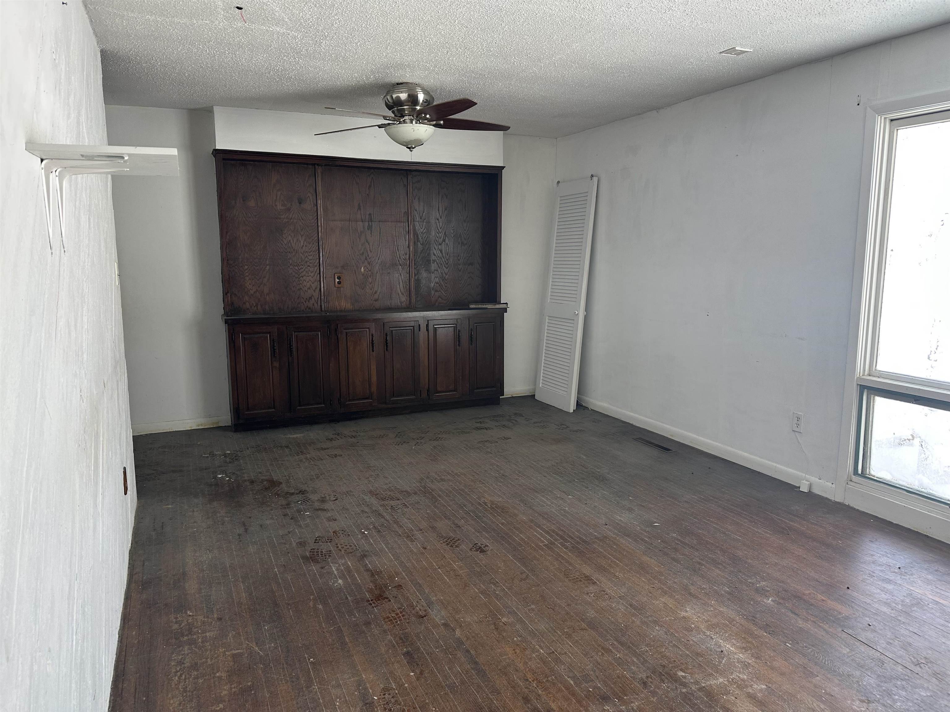 1902 S Roosevelt Street Wichita KS 67218
