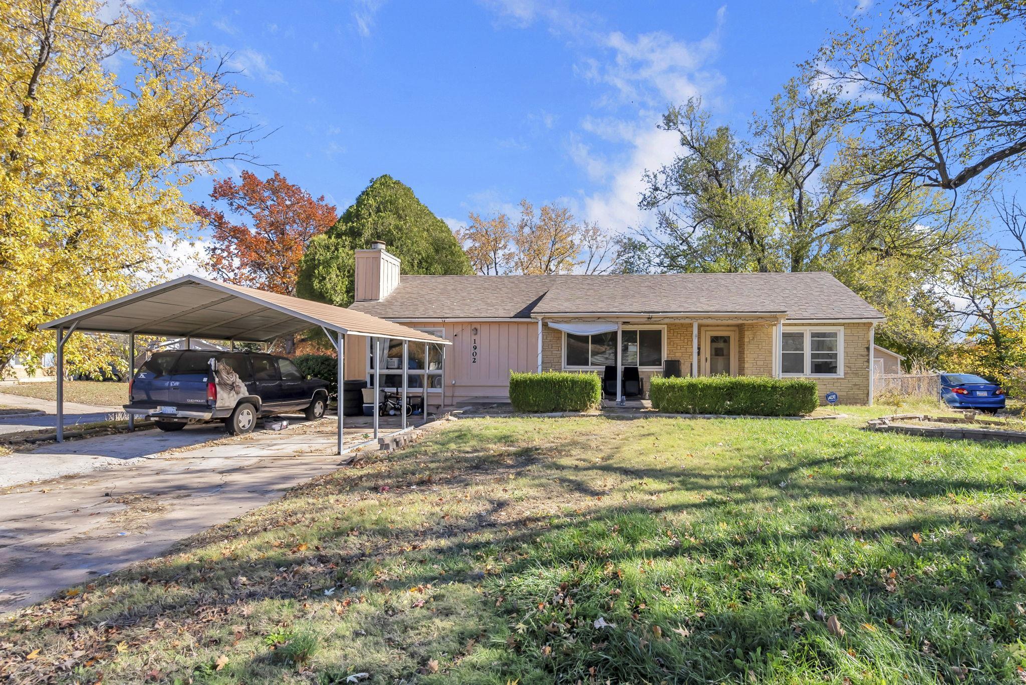 1902 S Roosevelt Street Wichita KS 67218