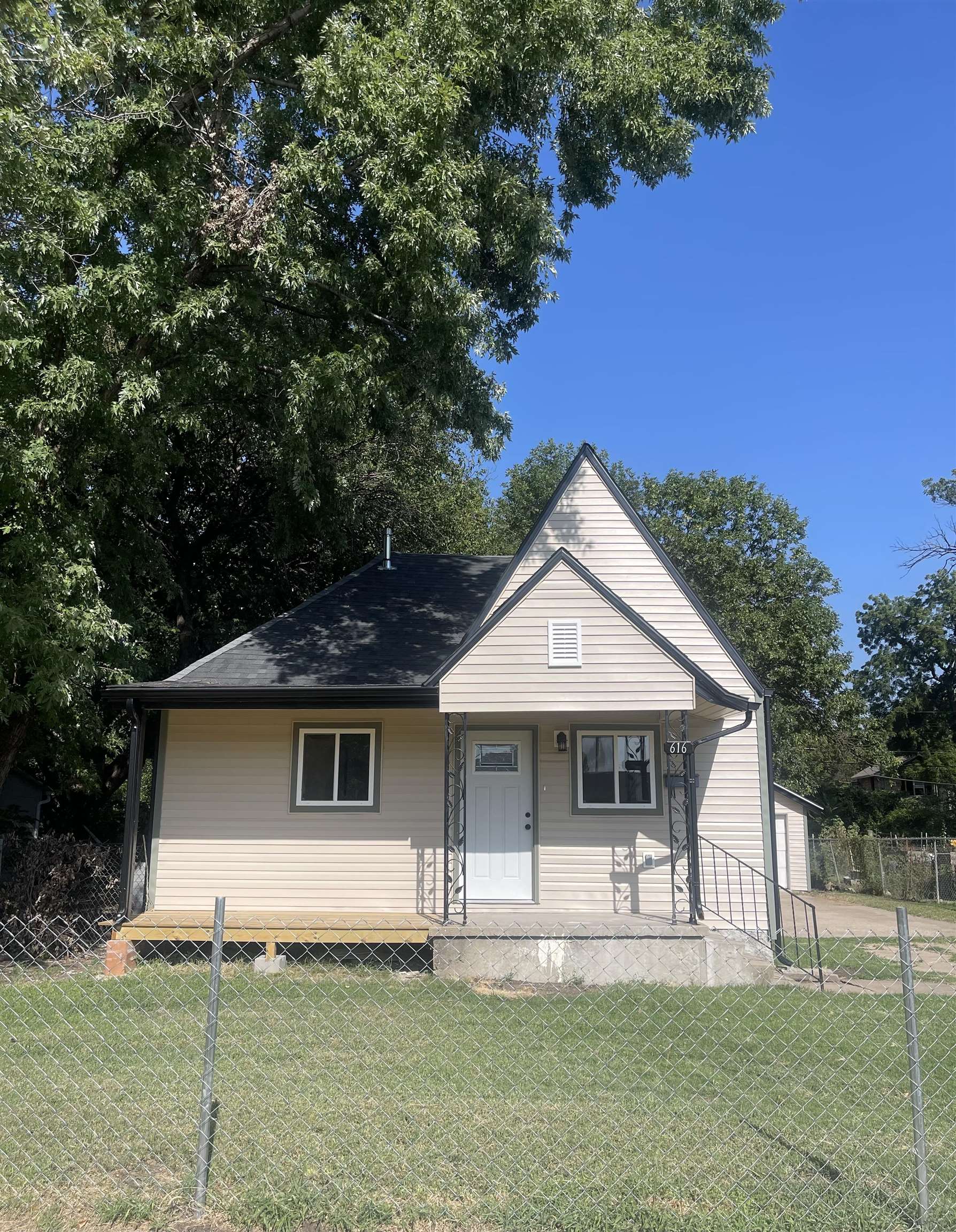 616 N Madison Avenue Wichita KS 67214