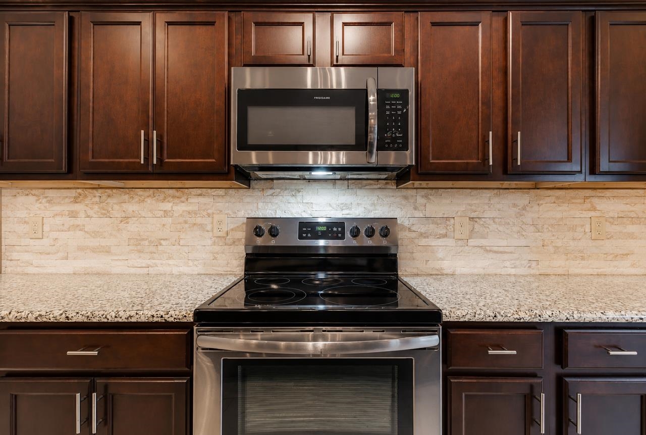 8609 E Millrun Wichita KS 67226