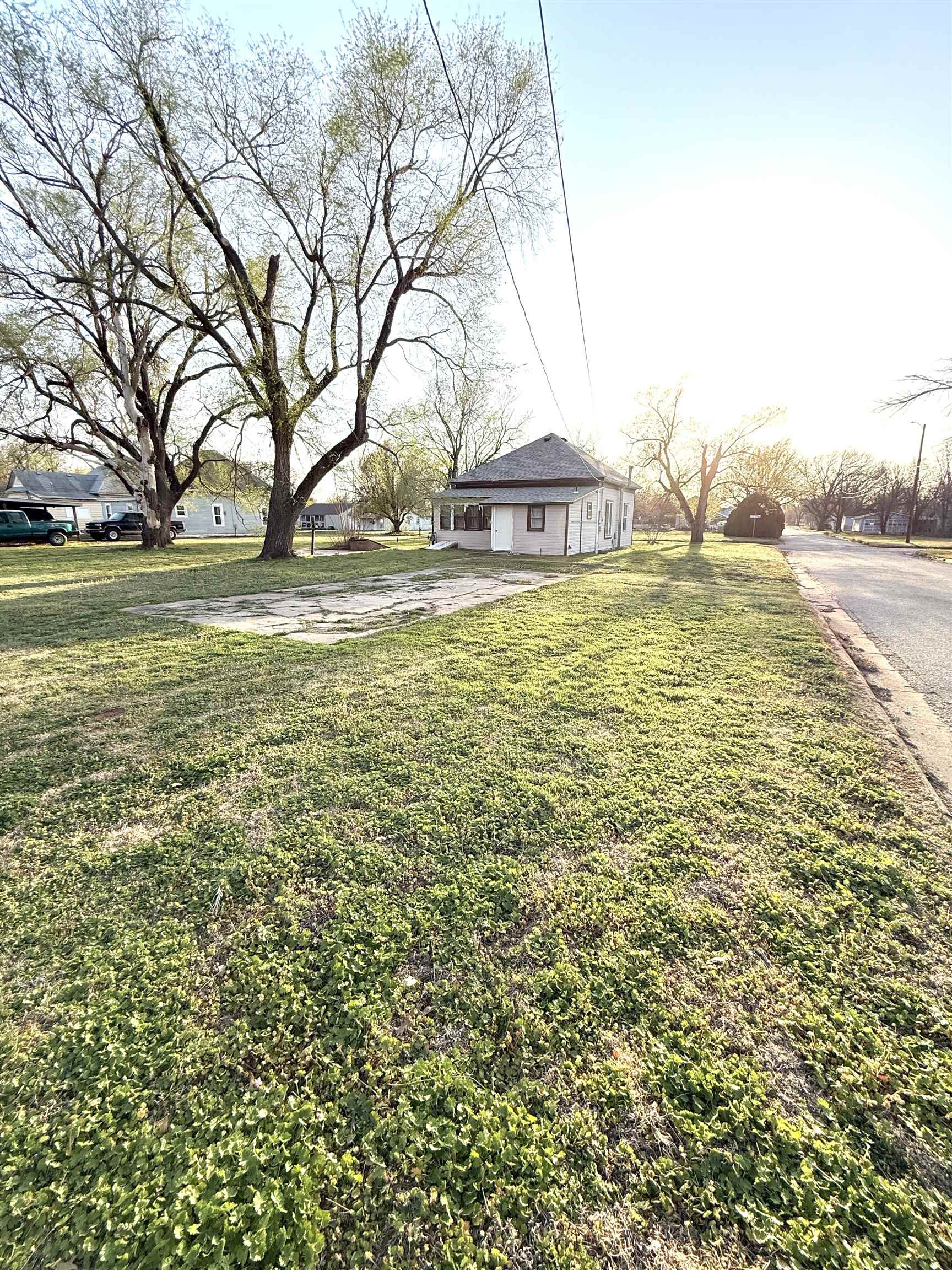 401 S Lincoln Avenue Anthony KS 67003