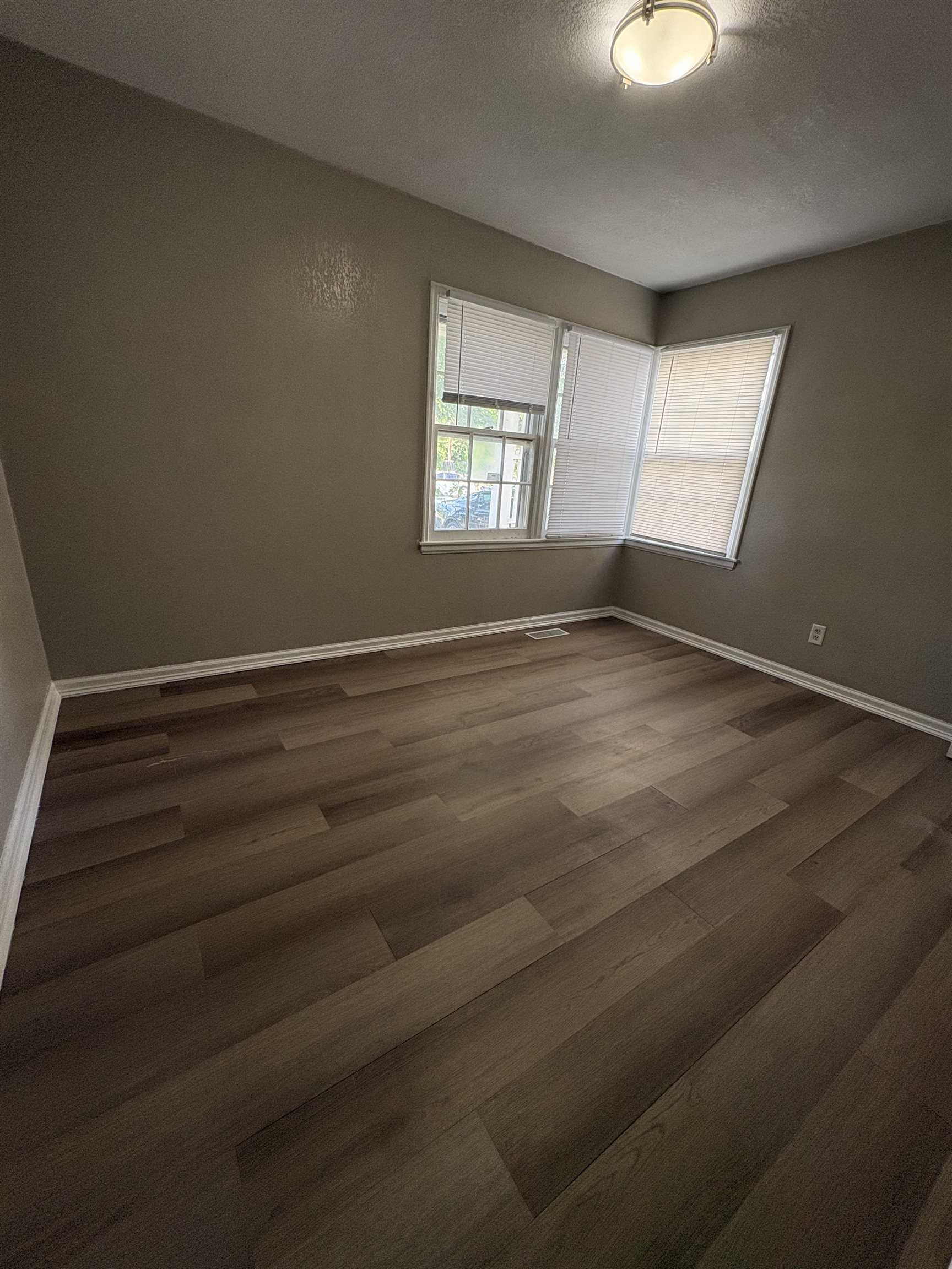 5207 E Murdock Wichita KS 67208