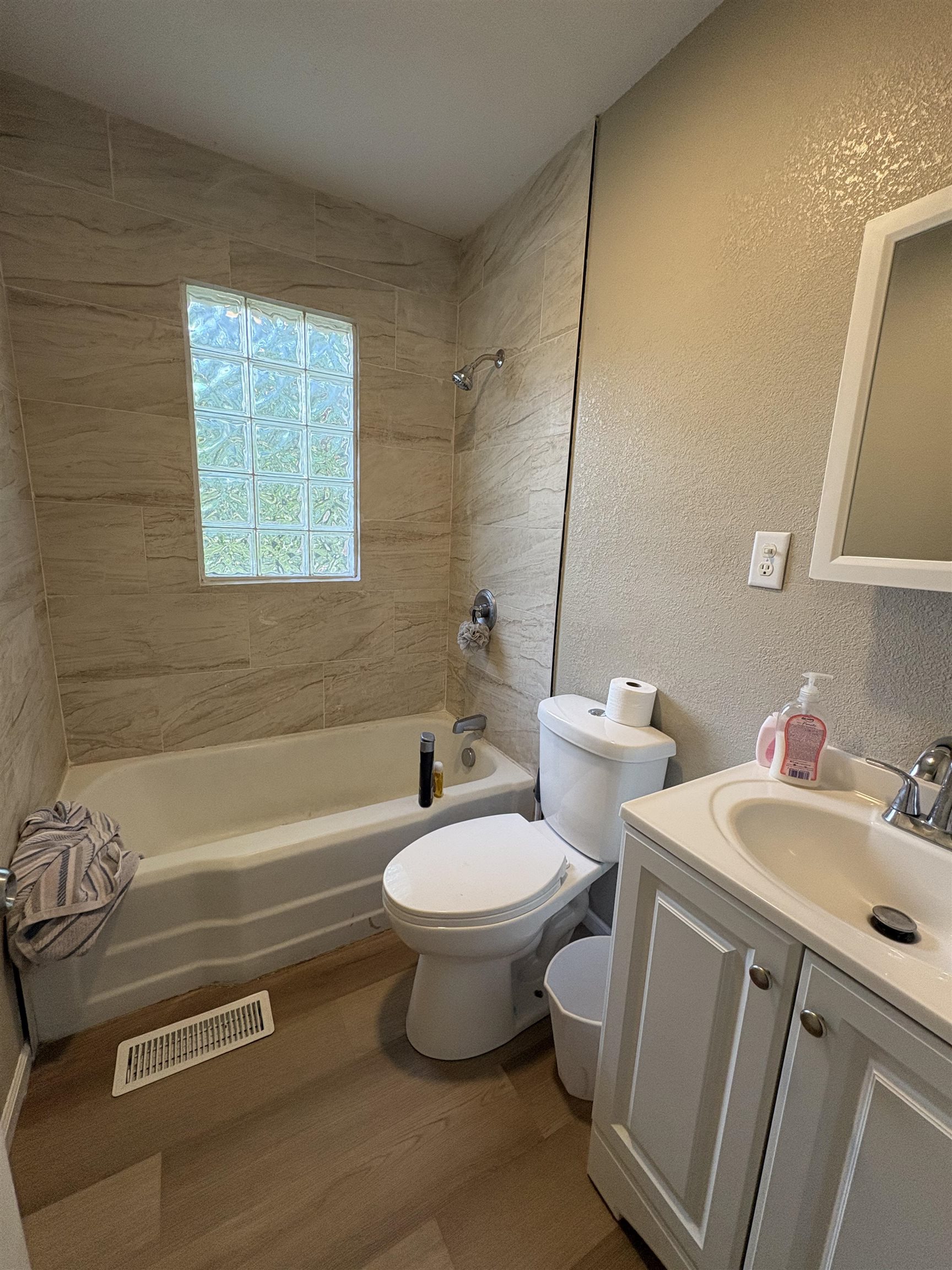 5207 E Murdock Wichita KS 67208