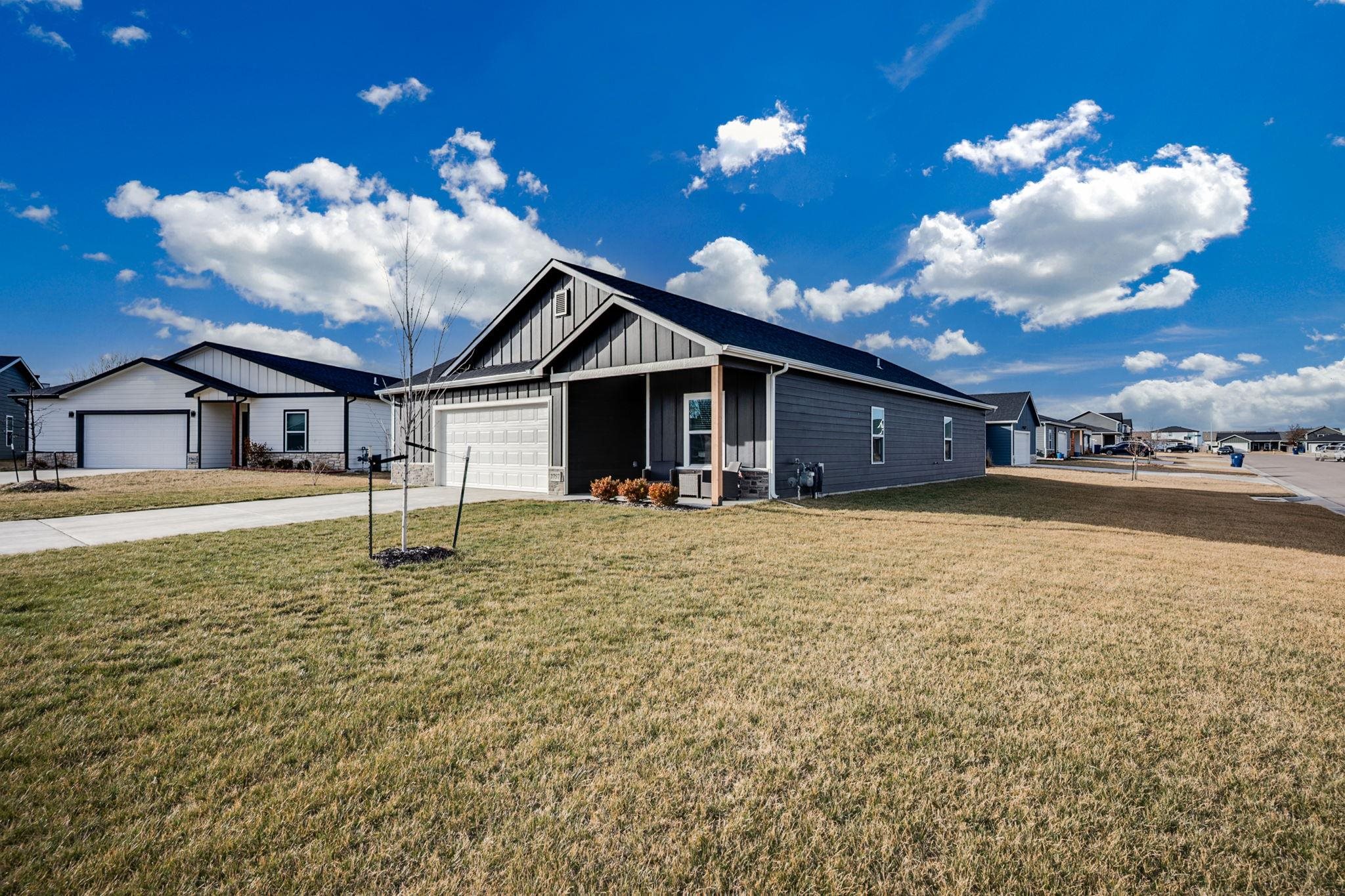2757 S Cypress Court Wichita KS 67210
