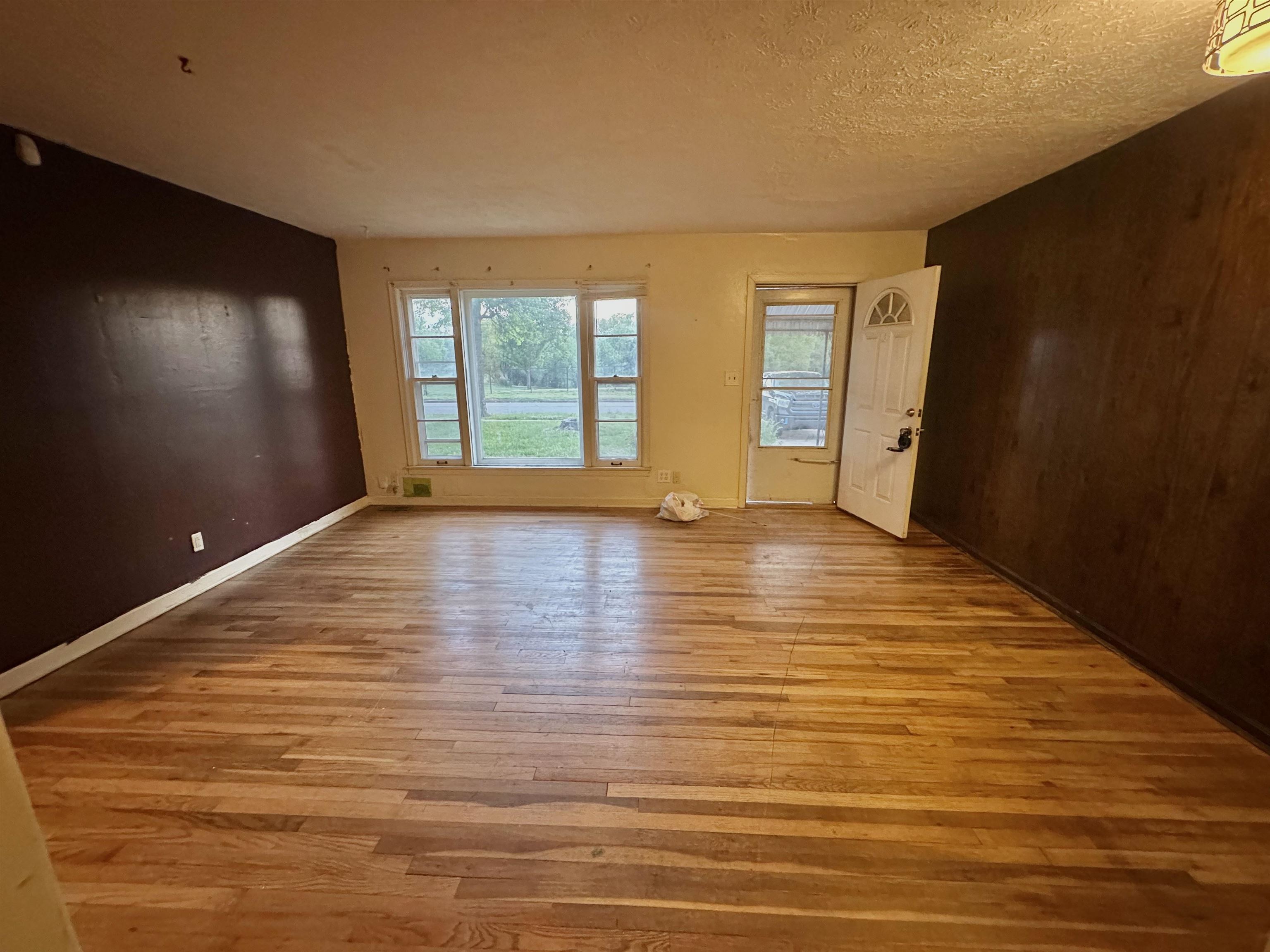 1158 N Crestway Wichita KS 67208