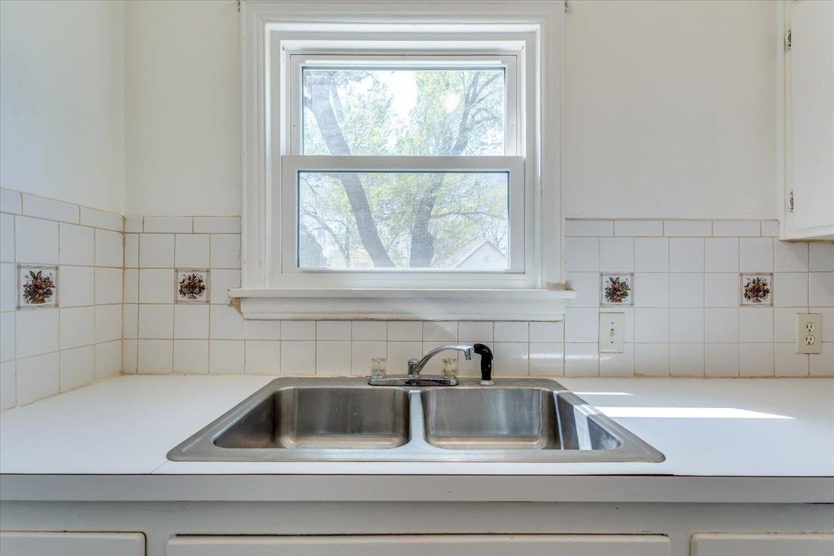 1126 S Lulu Avenue Wichita KS 67211