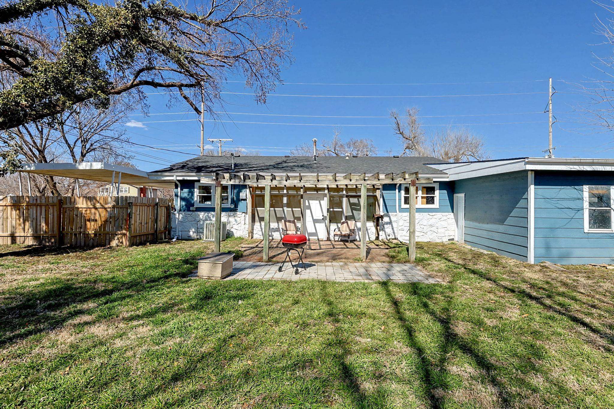 317 E 6th Street Halstead KS 67056