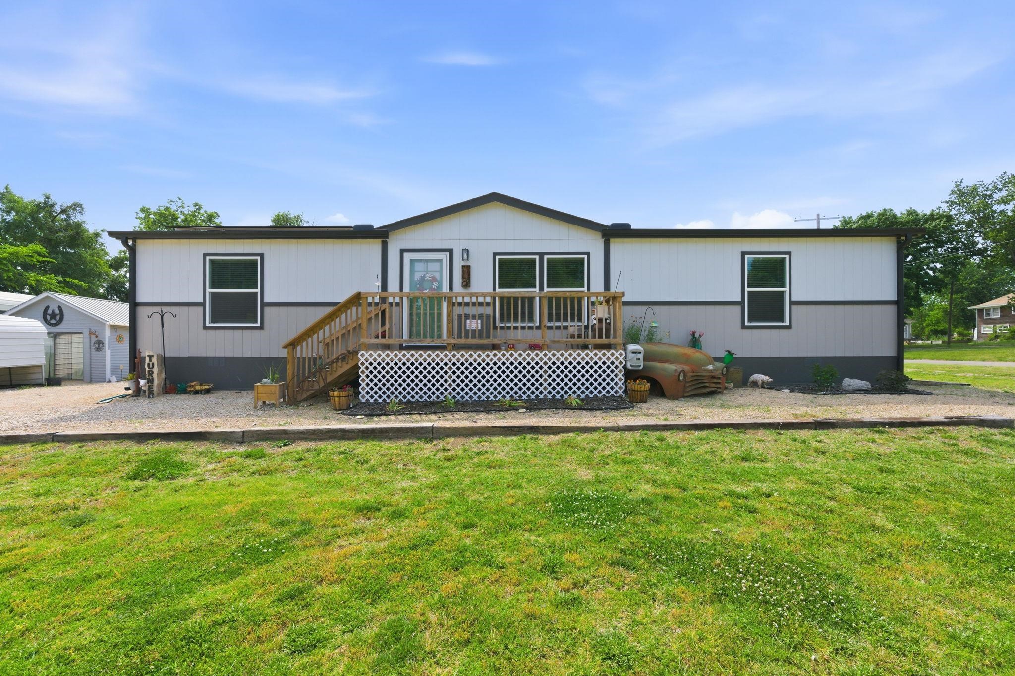 519 E 3rd Street Eureka KS 67045-1903
