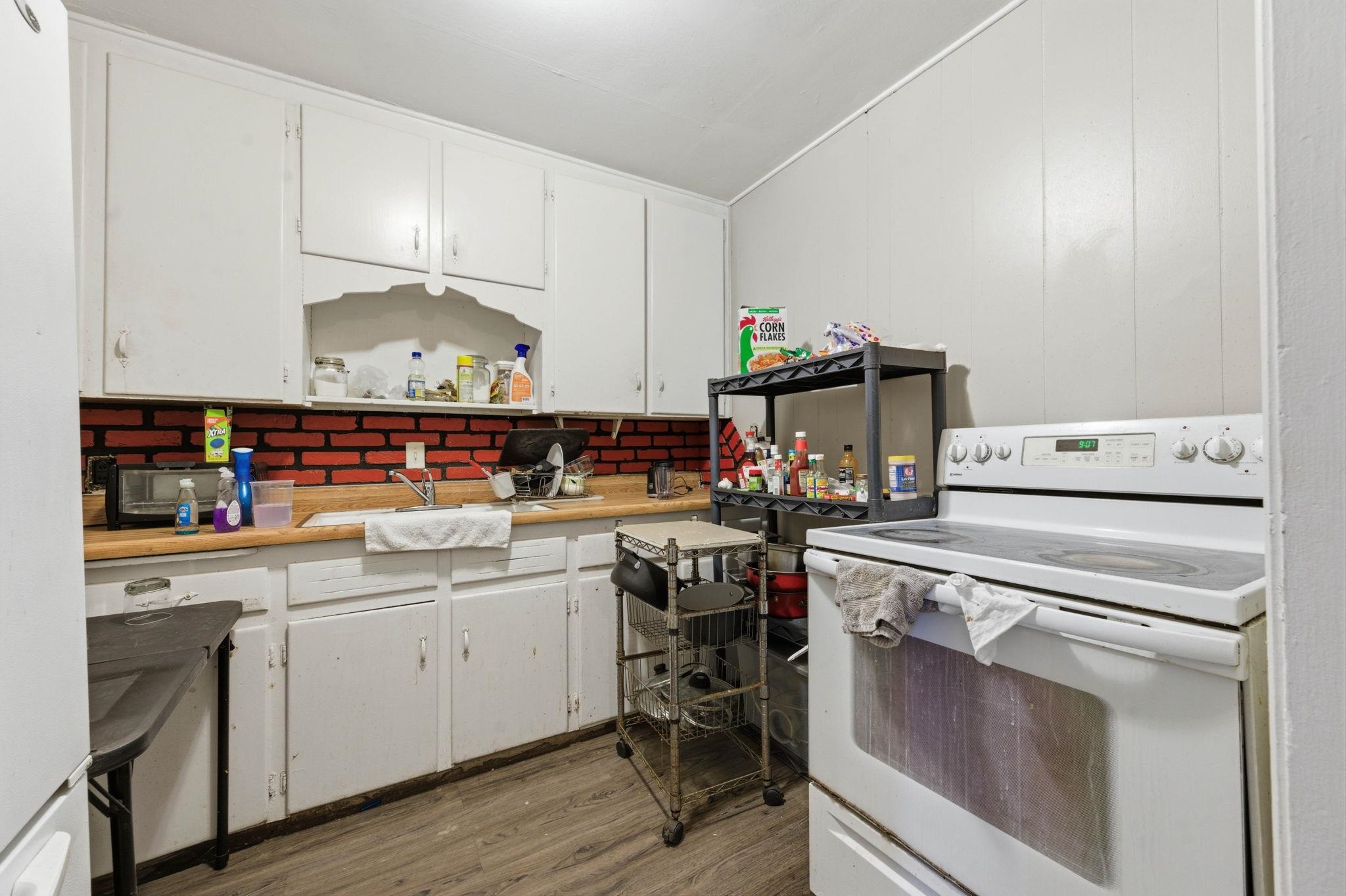1050 N Pinecrest Wichita KS 67208