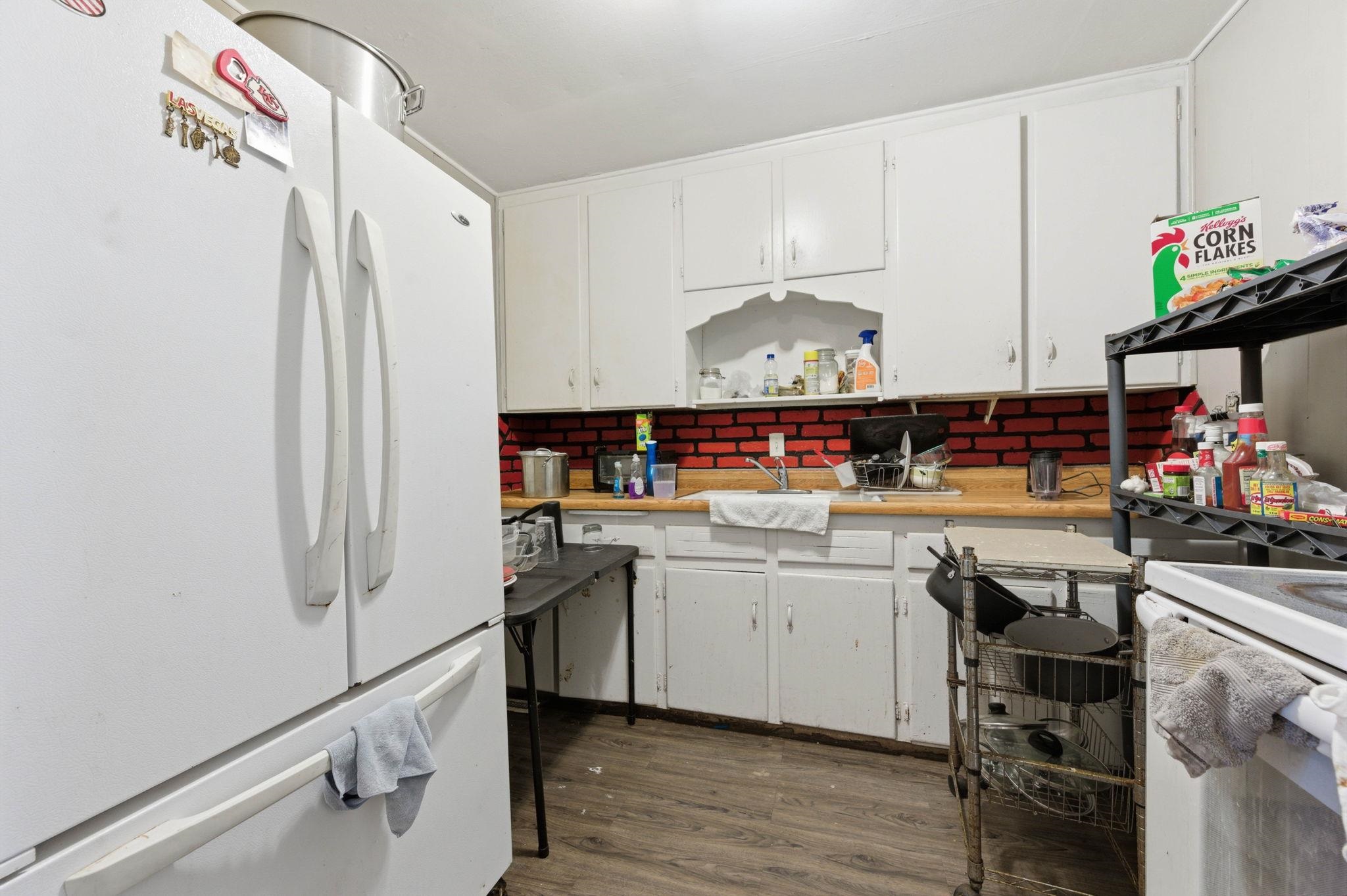 1050 N Pinecrest Wichita KS 67208