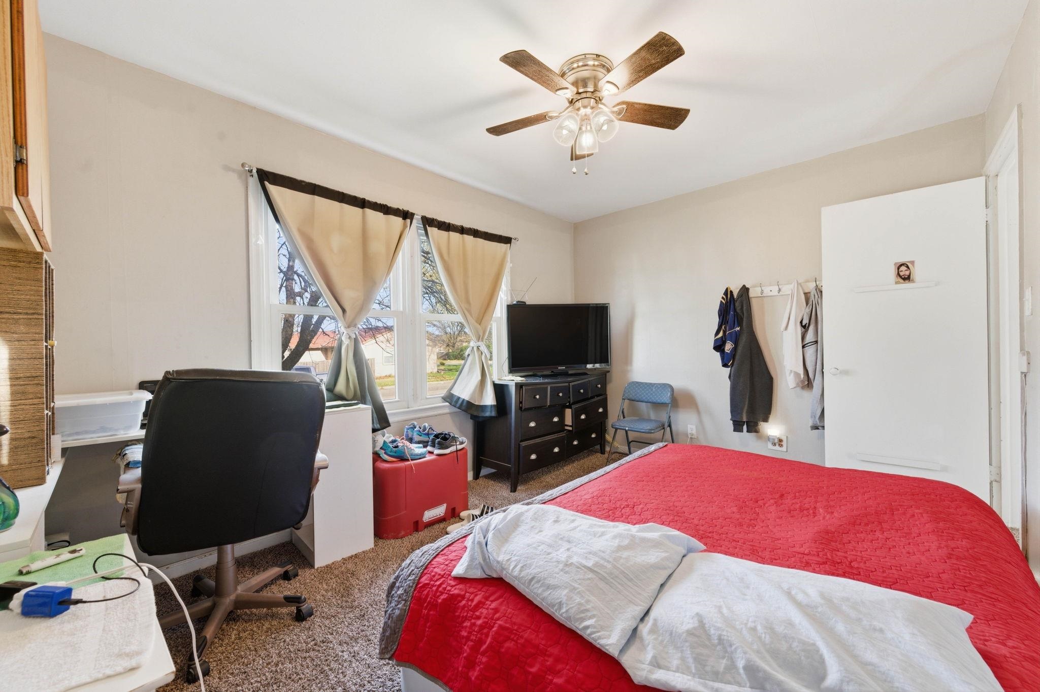 1050 N Pinecrest Wichita KS 67208