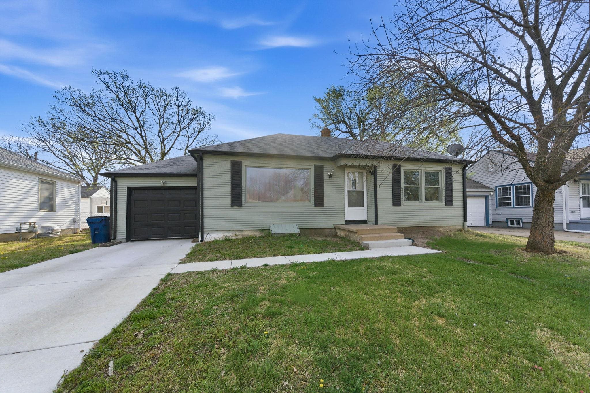 1050 N Pinecrest Wichita KS 67208