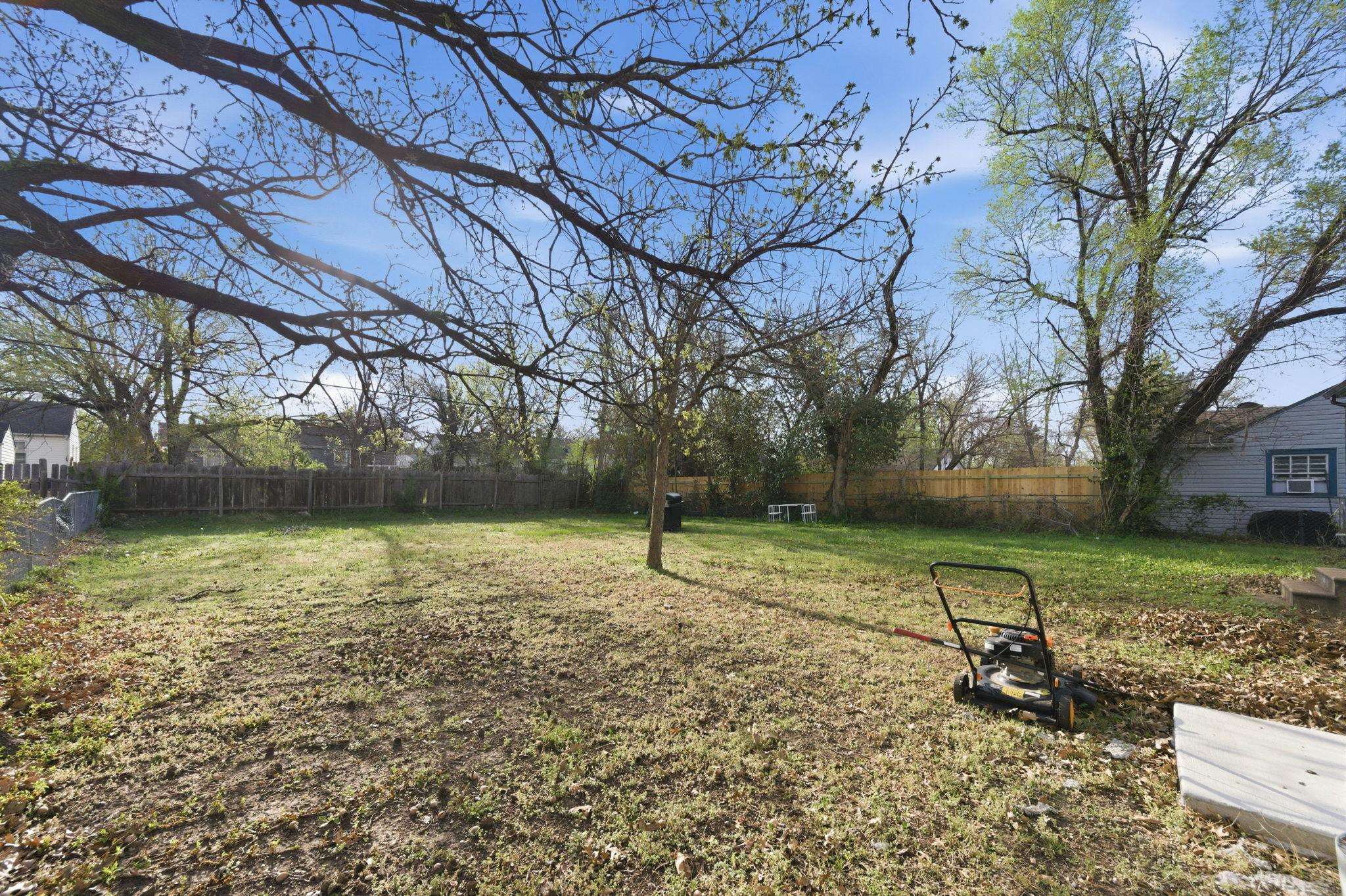 1050 N Pinecrest Wichita KS 67208