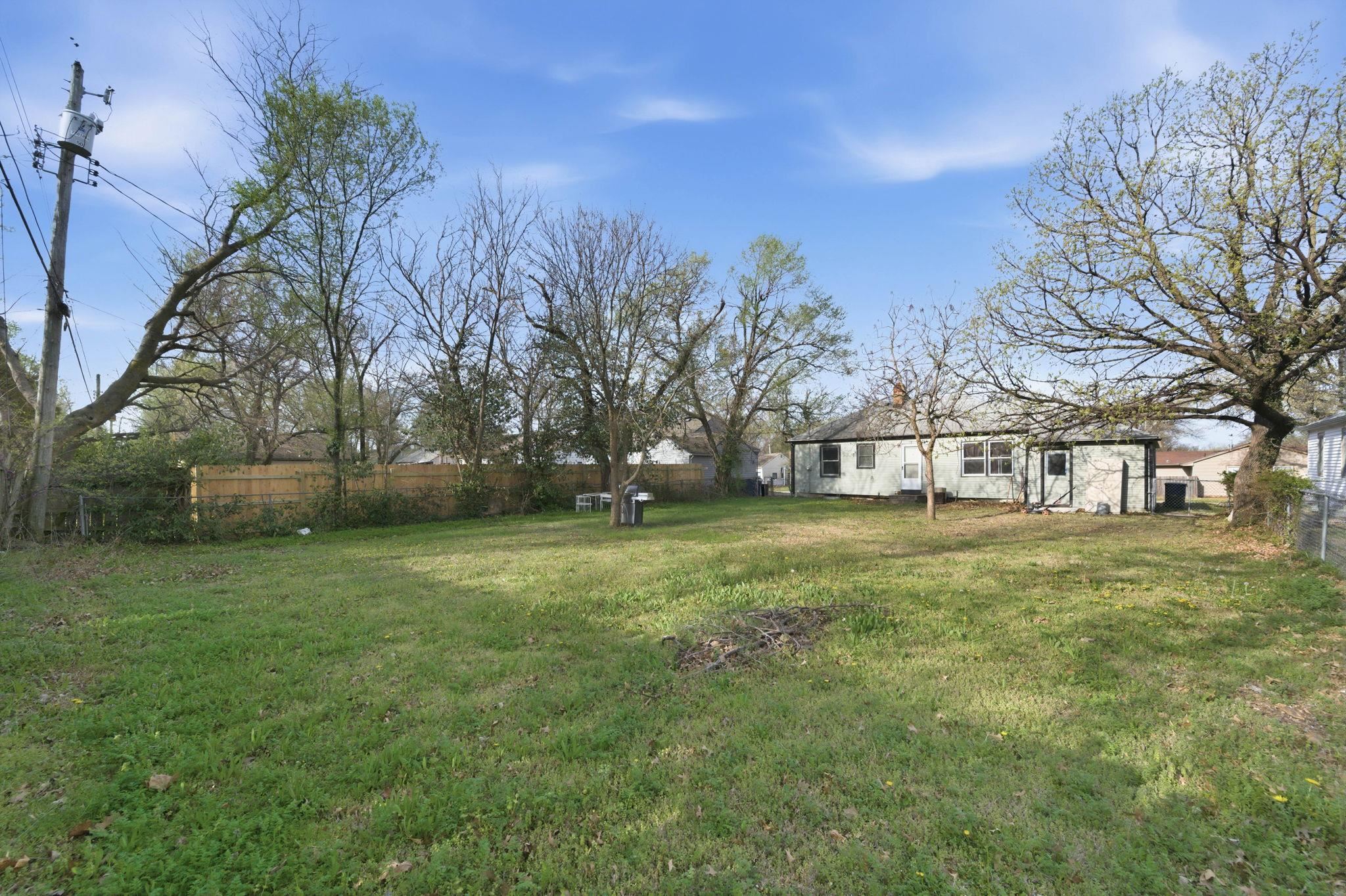 1050 N Pinecrest Wichita KS 67208