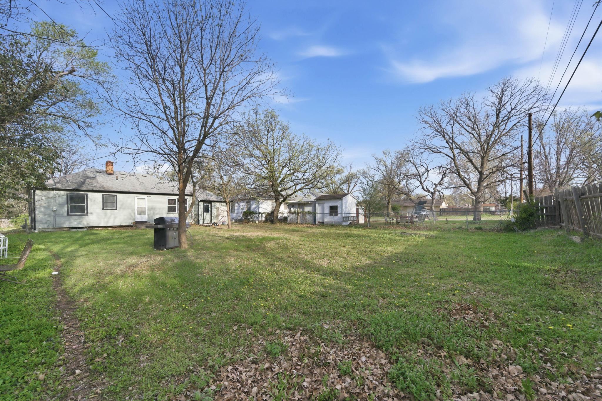 1050 N Pinecrest Wichita KS 67208