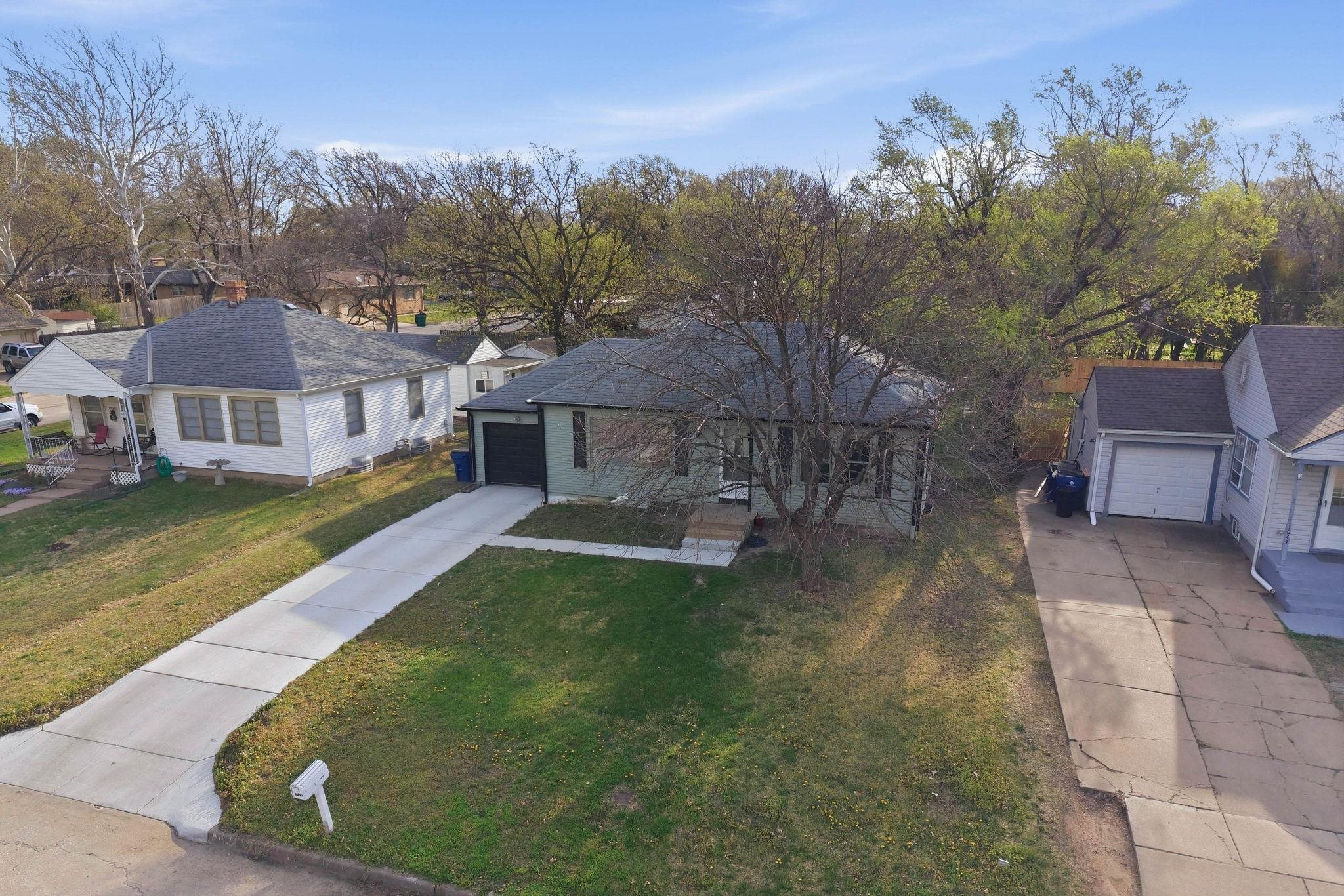 1050 N Pinecrest Wichita KS 67208