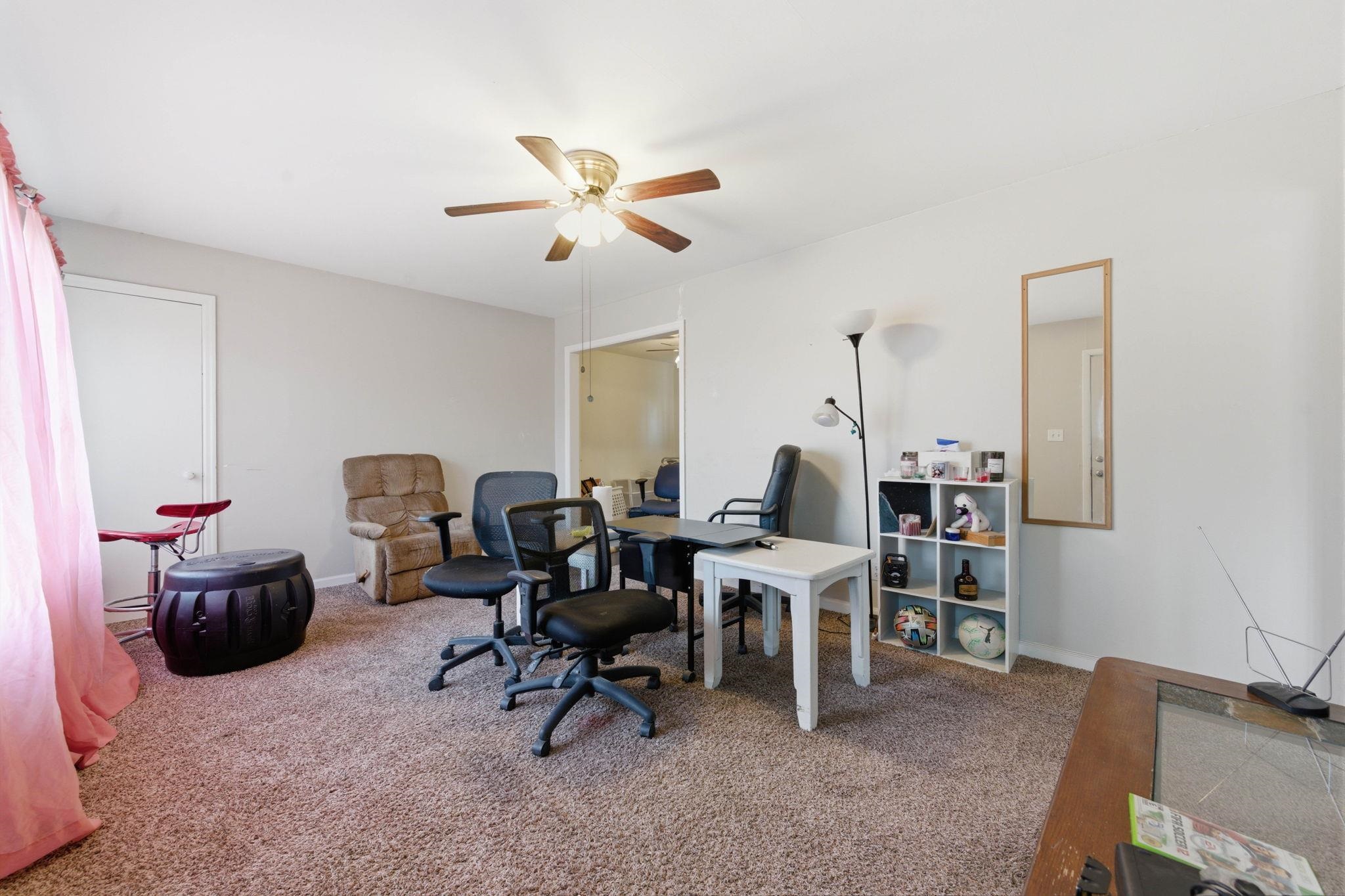1050 N Pinecrest Wichita KS 67208