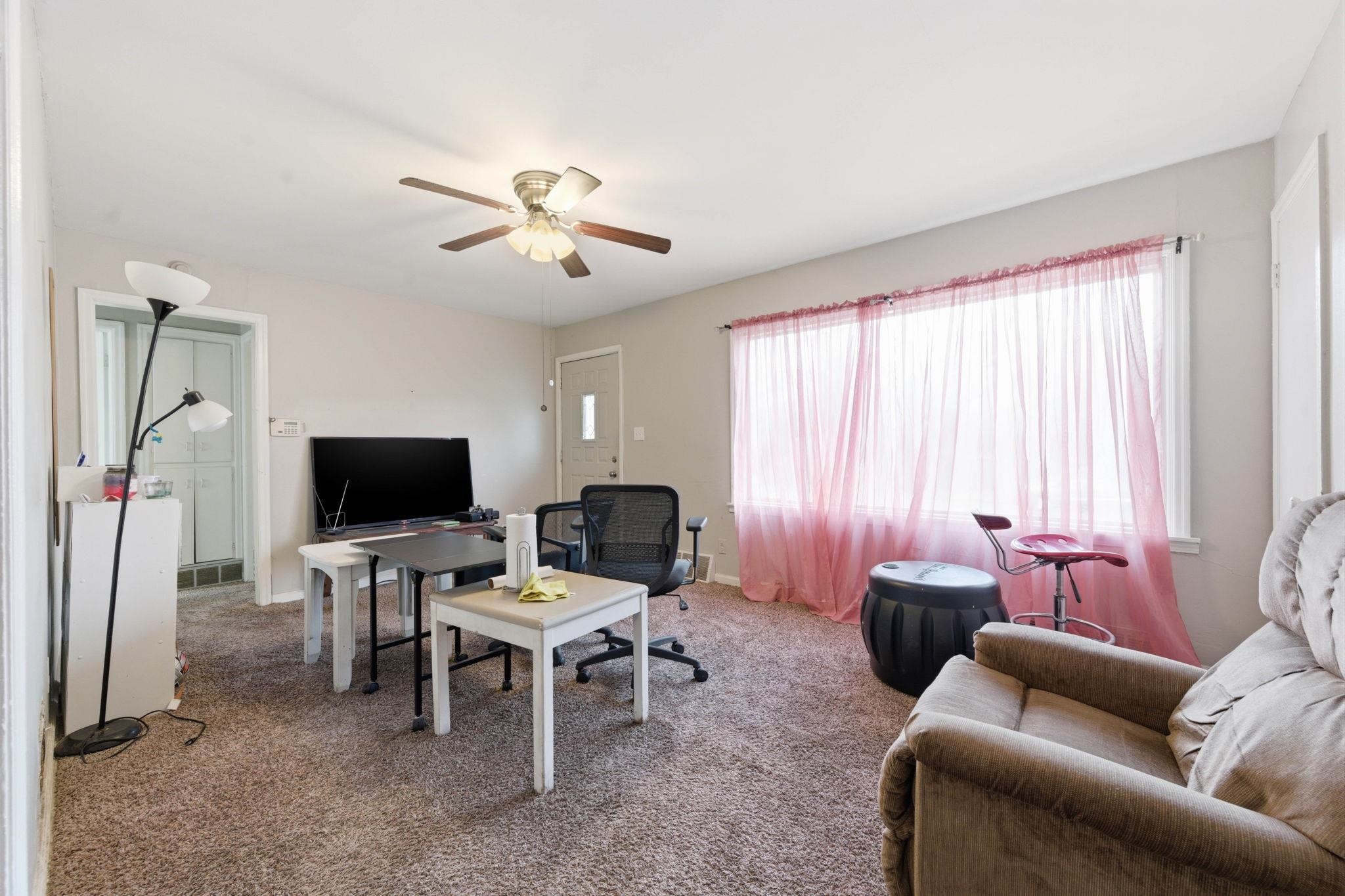 1050 N Pinecrest Wichita KS 67208