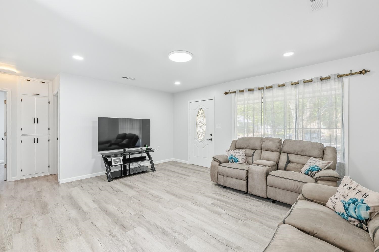 2038 S Poplar Street Wichita KS 67211