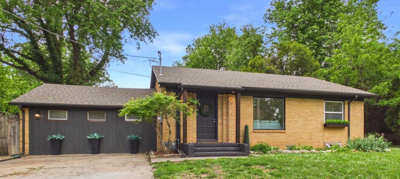 1863 S Chautauqua Wichita KS 67211