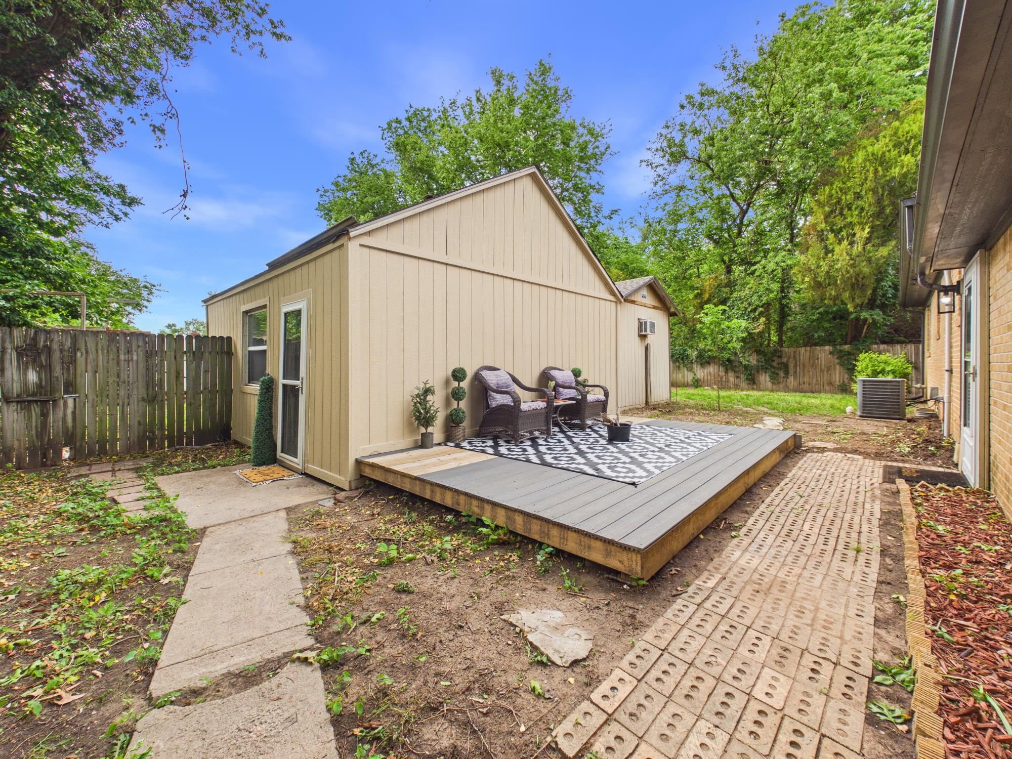 1863 S Chautauqua Wichita KS 67211