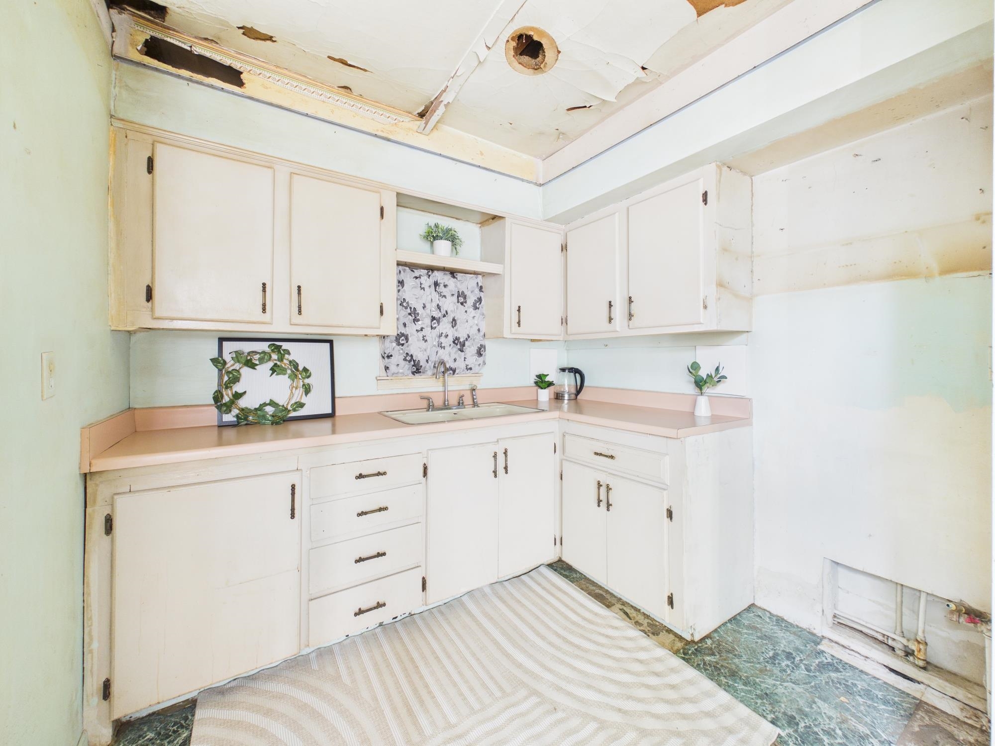 1863 S Chautauqua Wichita KS 67211