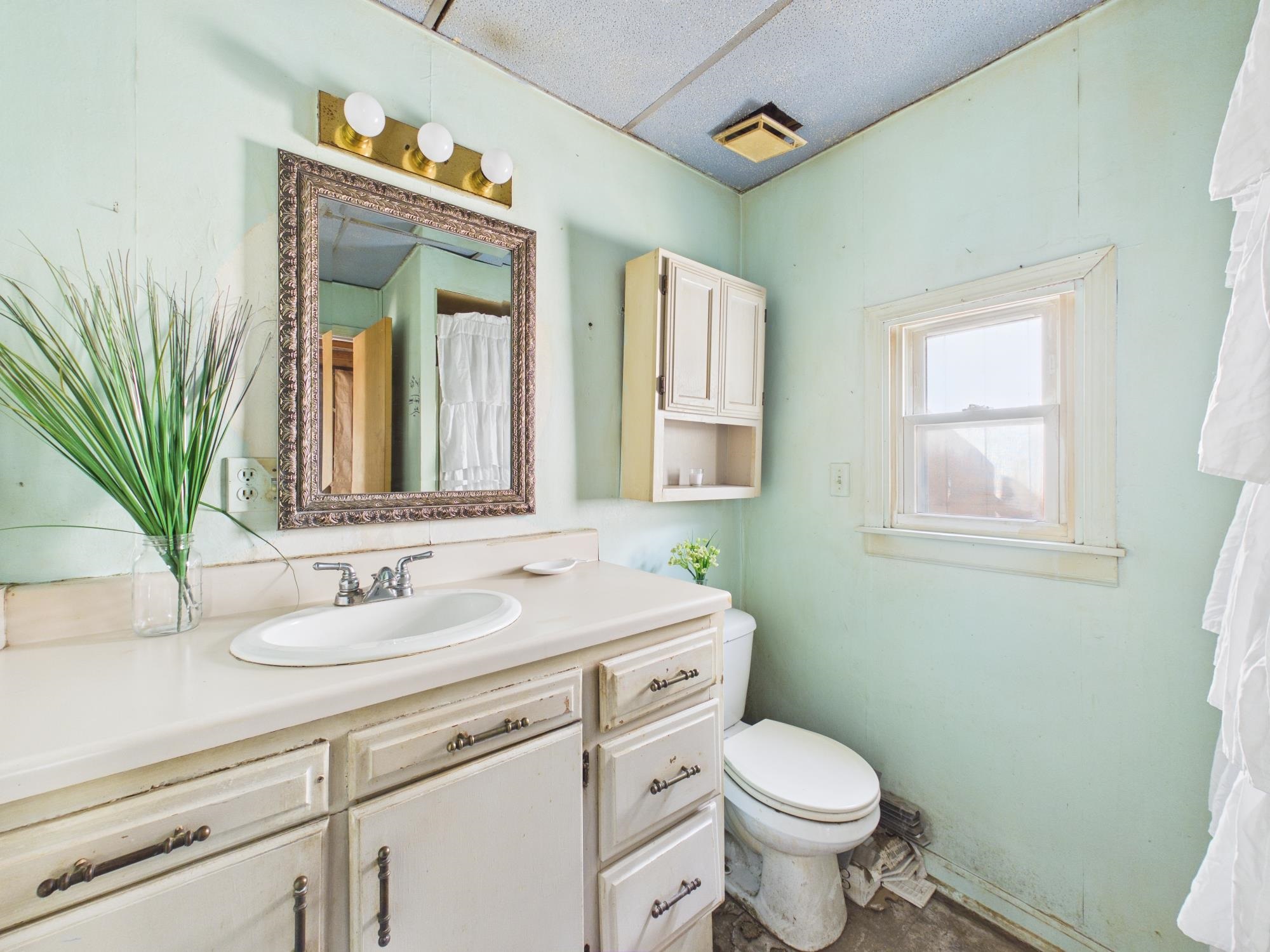 1863 S Chautauqua Wichita KS 67211