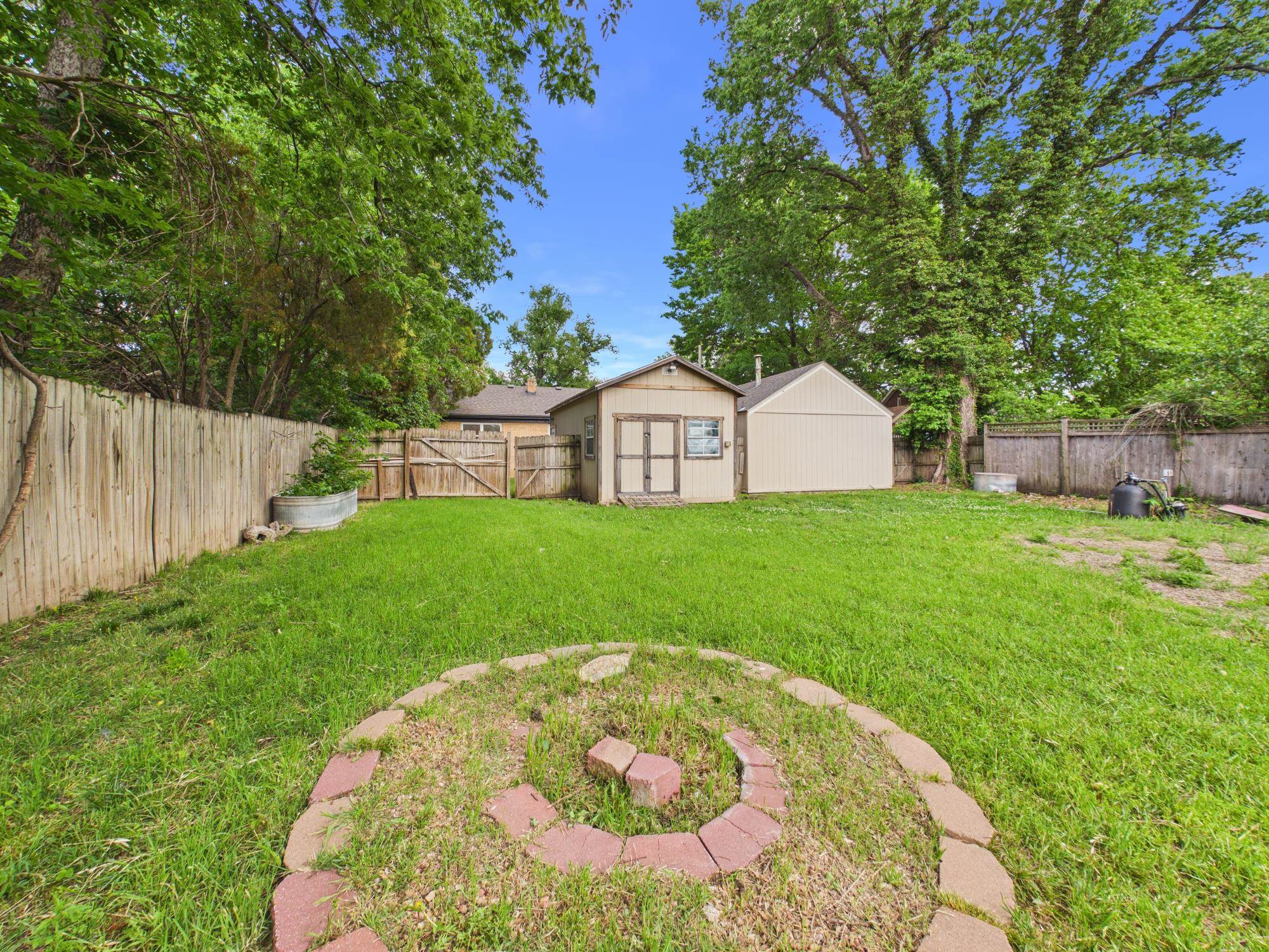 1863 S Chautauqua Wichita KS 67211