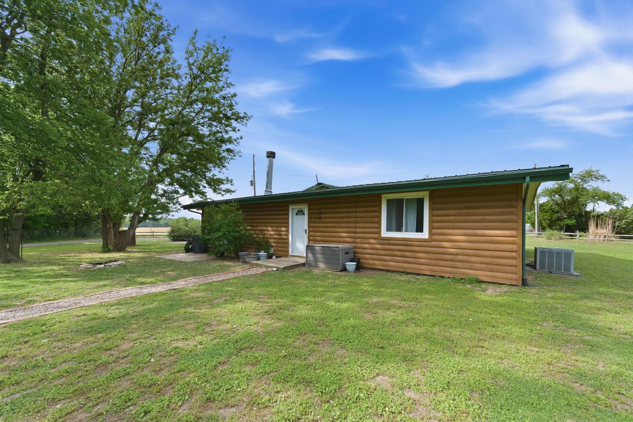 1232 E 95th Haysville KS 67060