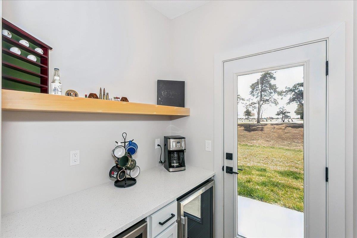 2807 E Sunnyslope Park City KS 67219