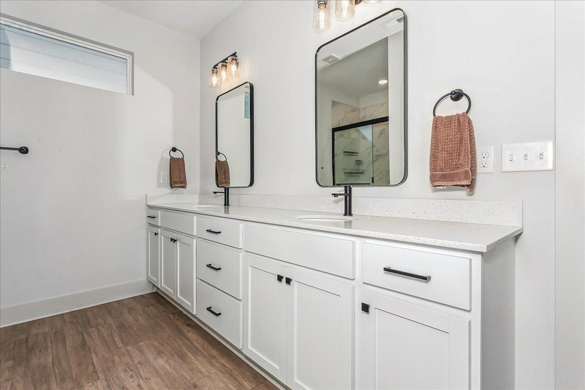 2807 E Sunnyslope Park City KS 67219