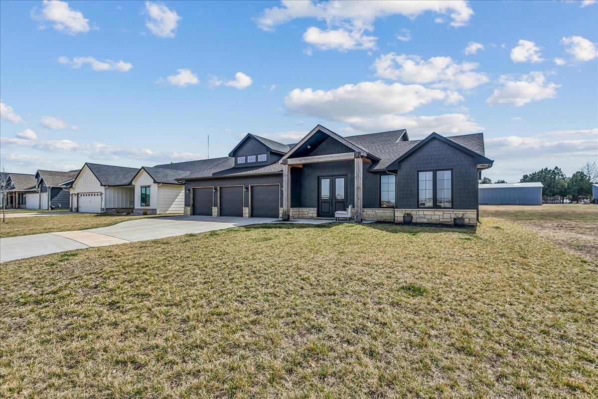 2807 E Sunnyslope Park City KS 67219