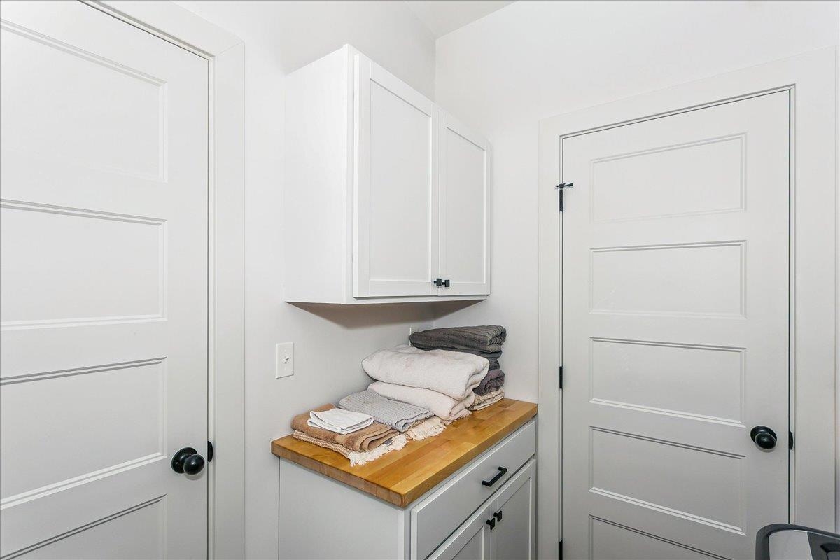 2807 E Sunnyslope Park City KS 67219